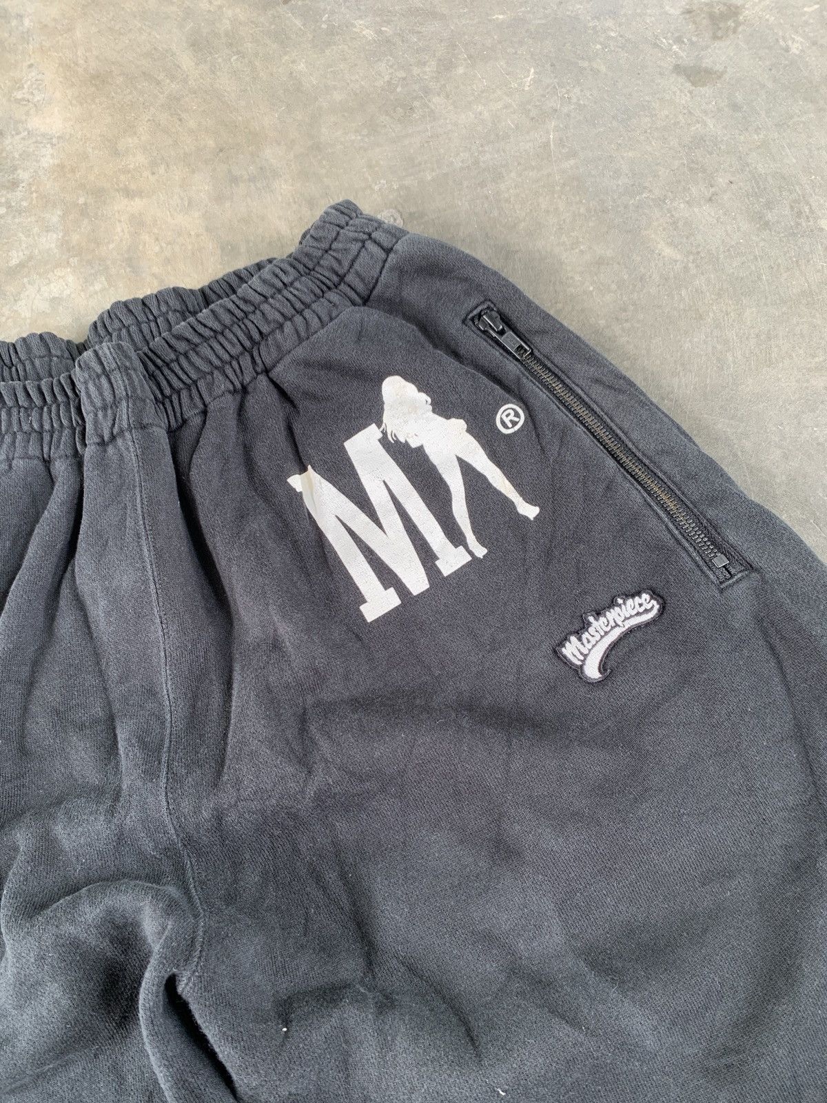 MasterPiece 2000s y2k Masterpiece baggy heavy sweatpants Size US 32 / EU 48 - 6 Thumbnail