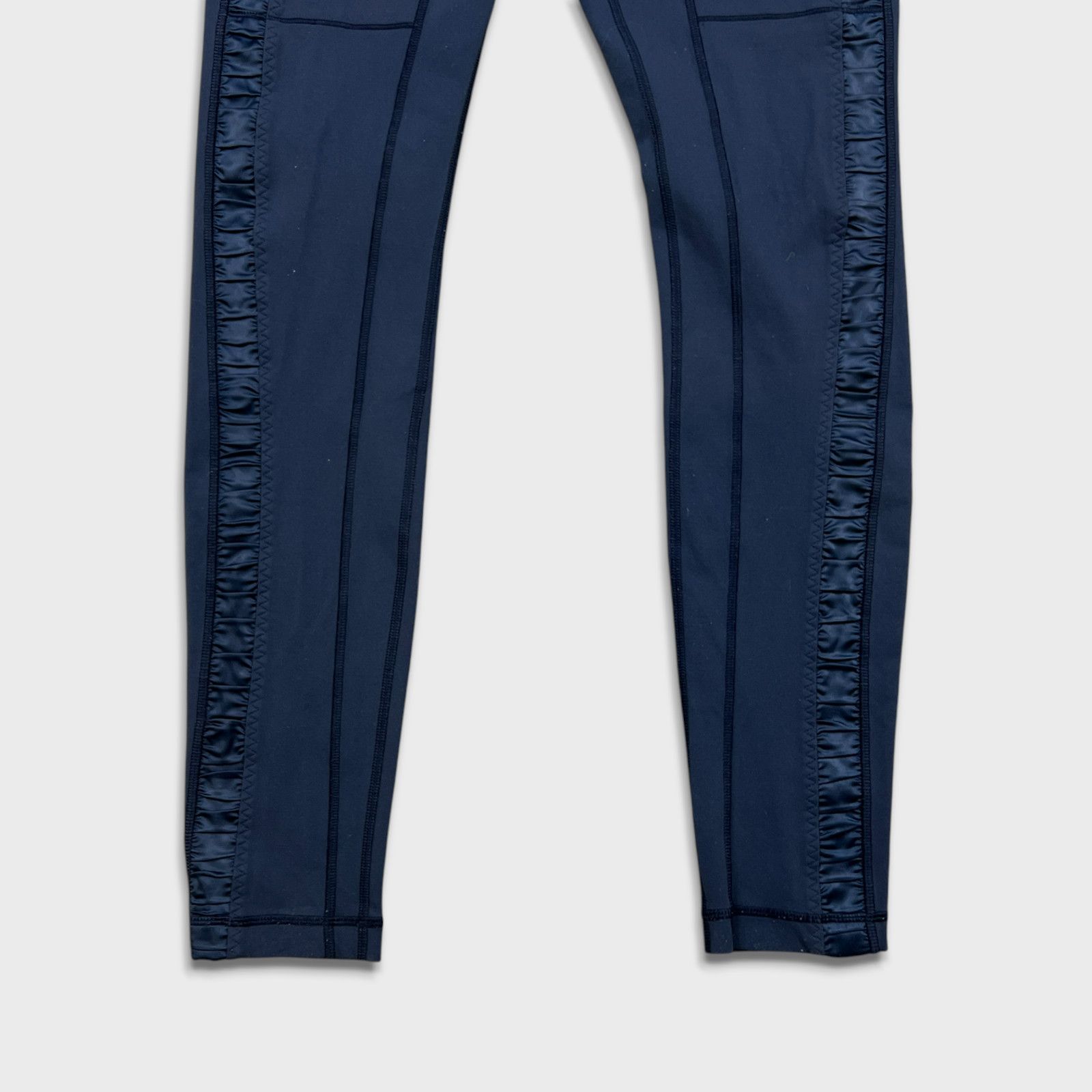 Lululemon Lululemon Practice Daily Pant Mid Rise Yoga Leggings Tight Size 30" / US 8 / IT 44 - 3 Thumbnail