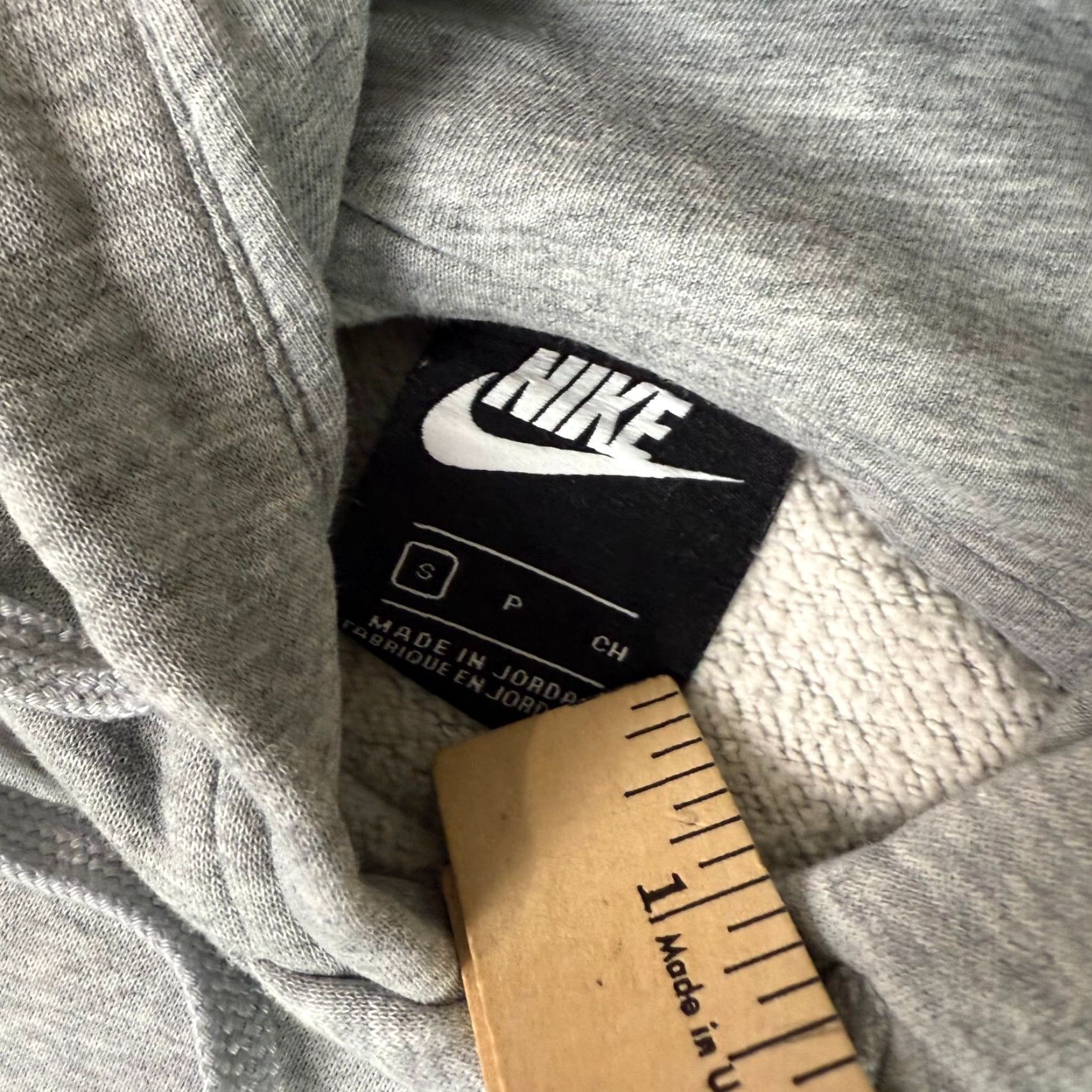 Nike VINTAGE Nike Sweatshirt Hoodie S Small Gray Embroidered Swoosh Distressed Essential Crew Neck Pullover Logo Pocket Hooded Men Size US S / EU 44-46 / 1 - 3 Thumbnail