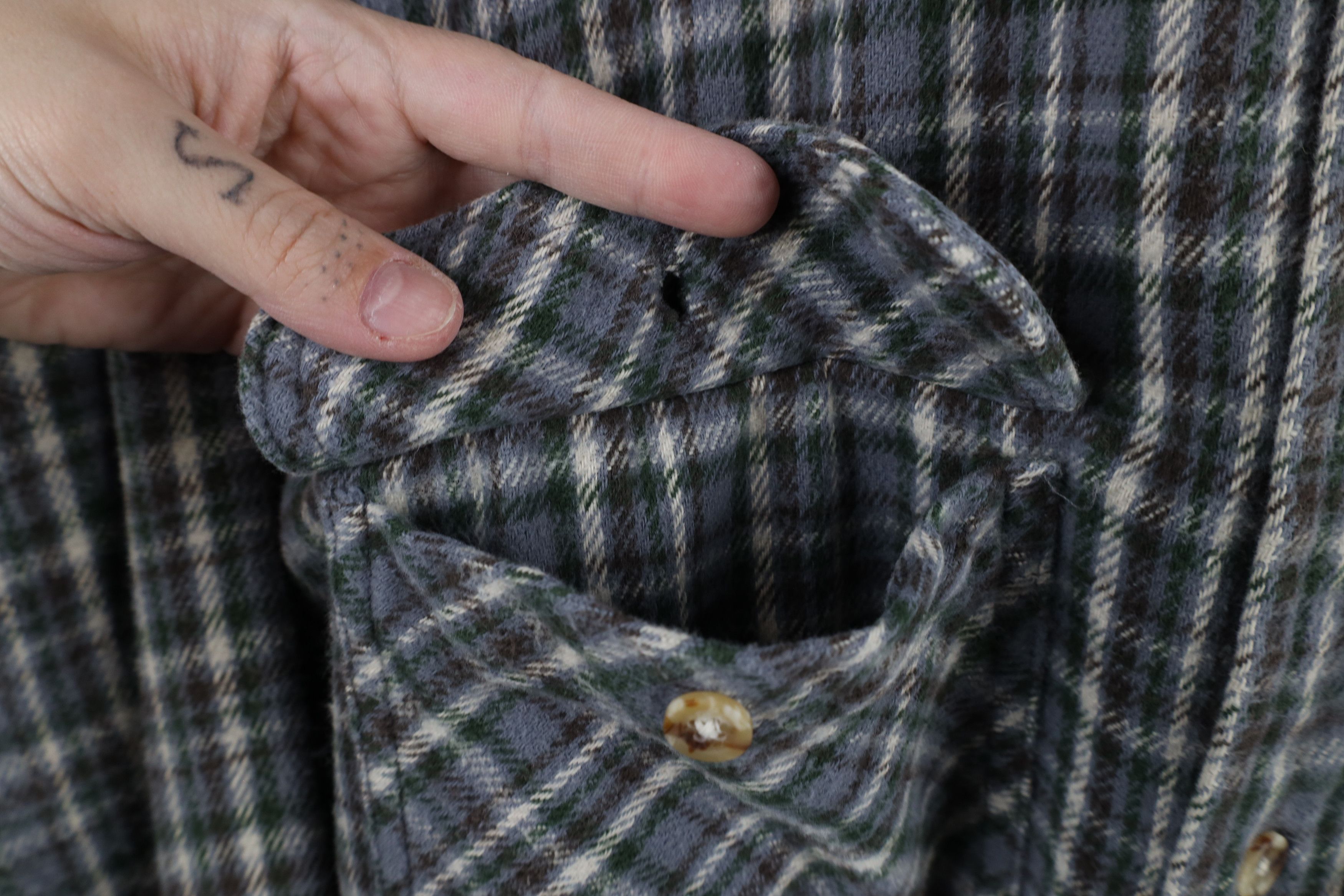 Vintage Vintage 90s Streetwear Heavyweight Button Shirt Plaid Size US XL / EU 56 / 4 - 4 Thumbnail
