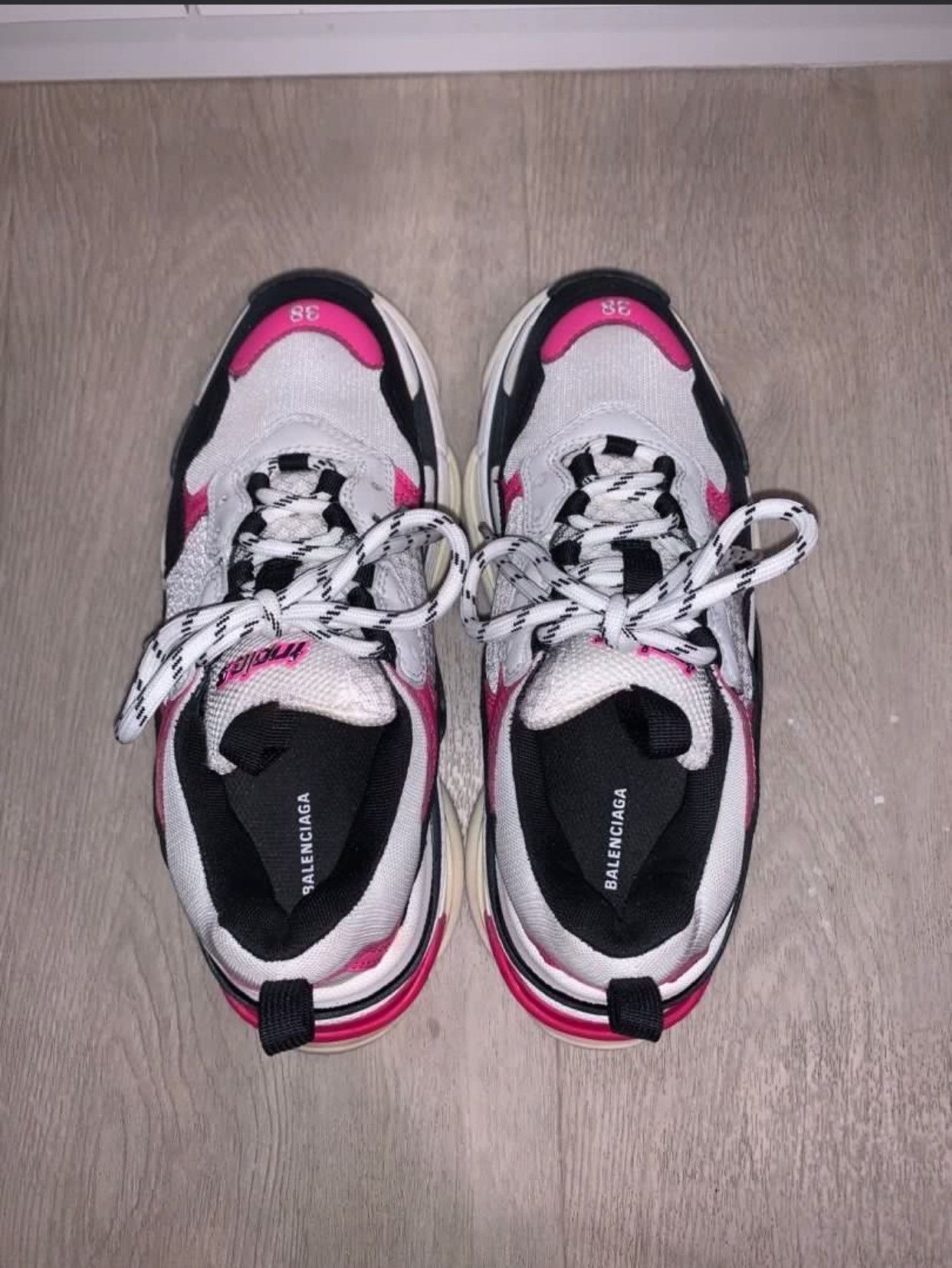 Balenciaga BALENCIAGA TRIPLE S FLUO PINK SNEAKERS Size US 8 / IT 38 - 2 Thumbnail