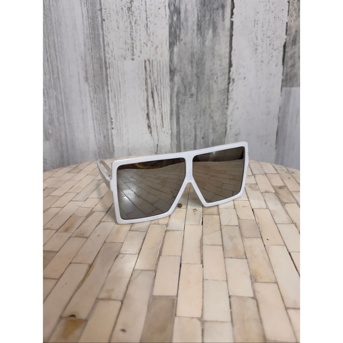 Other White Oversized Square Sunglasses Retro Shield Frame Size ONE SIZE - 1 Thumbnail