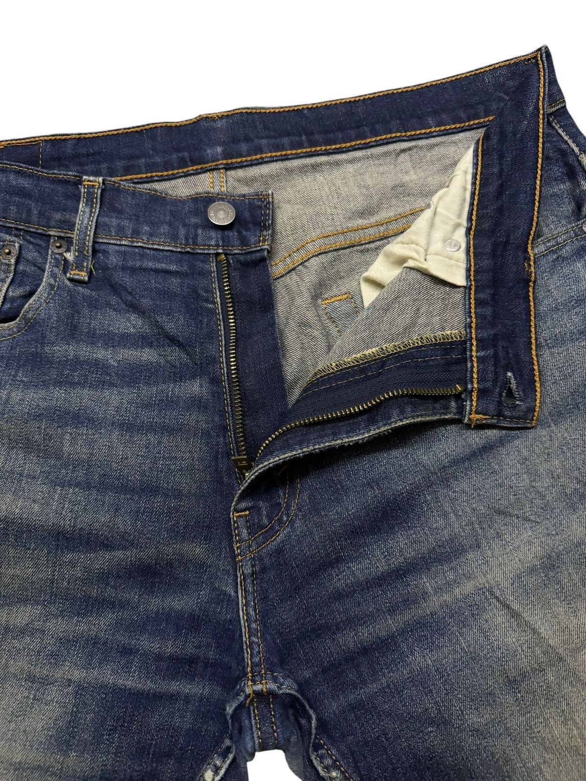 Levi's Vintage Levi’s 569 Denim Jeans | Loose Straight Fit | W35 Size US 35 - 9 Thumbnail