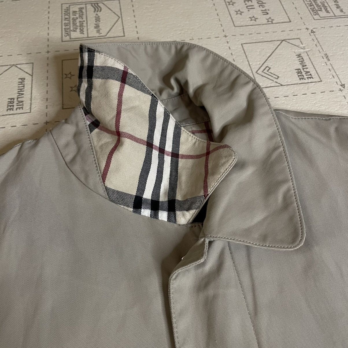 Burberry Burberry LONDON coat jacket nova check polyurethane MENS Size US L / EU 52-54 / 3 - 11 Thumbnail