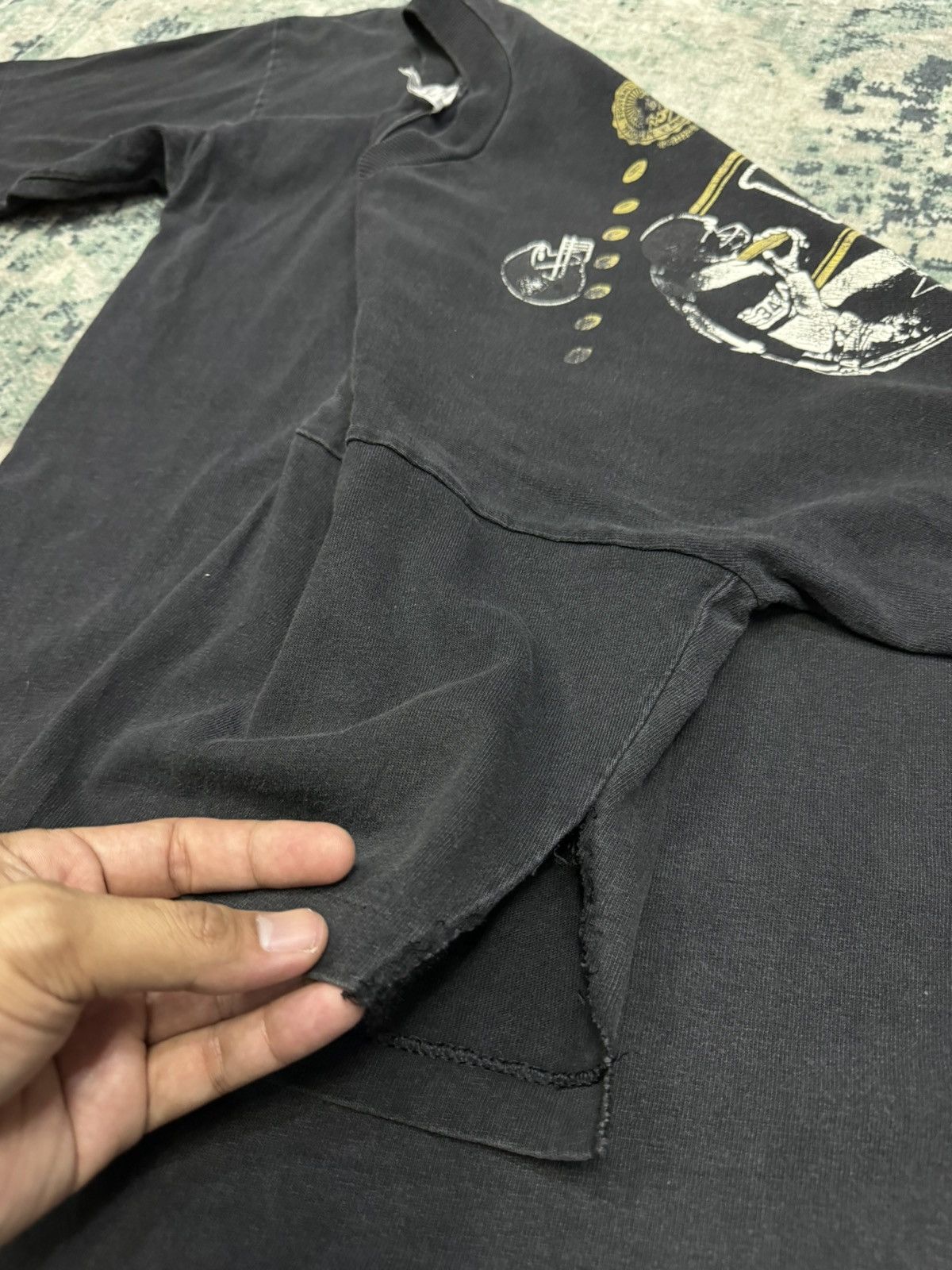 NFL VINTAGE 1990s TRASHED LA RAIDERS NFL SHIRT ONEITA Size US XL / EU 56 / 4 - 7 Thumbnail