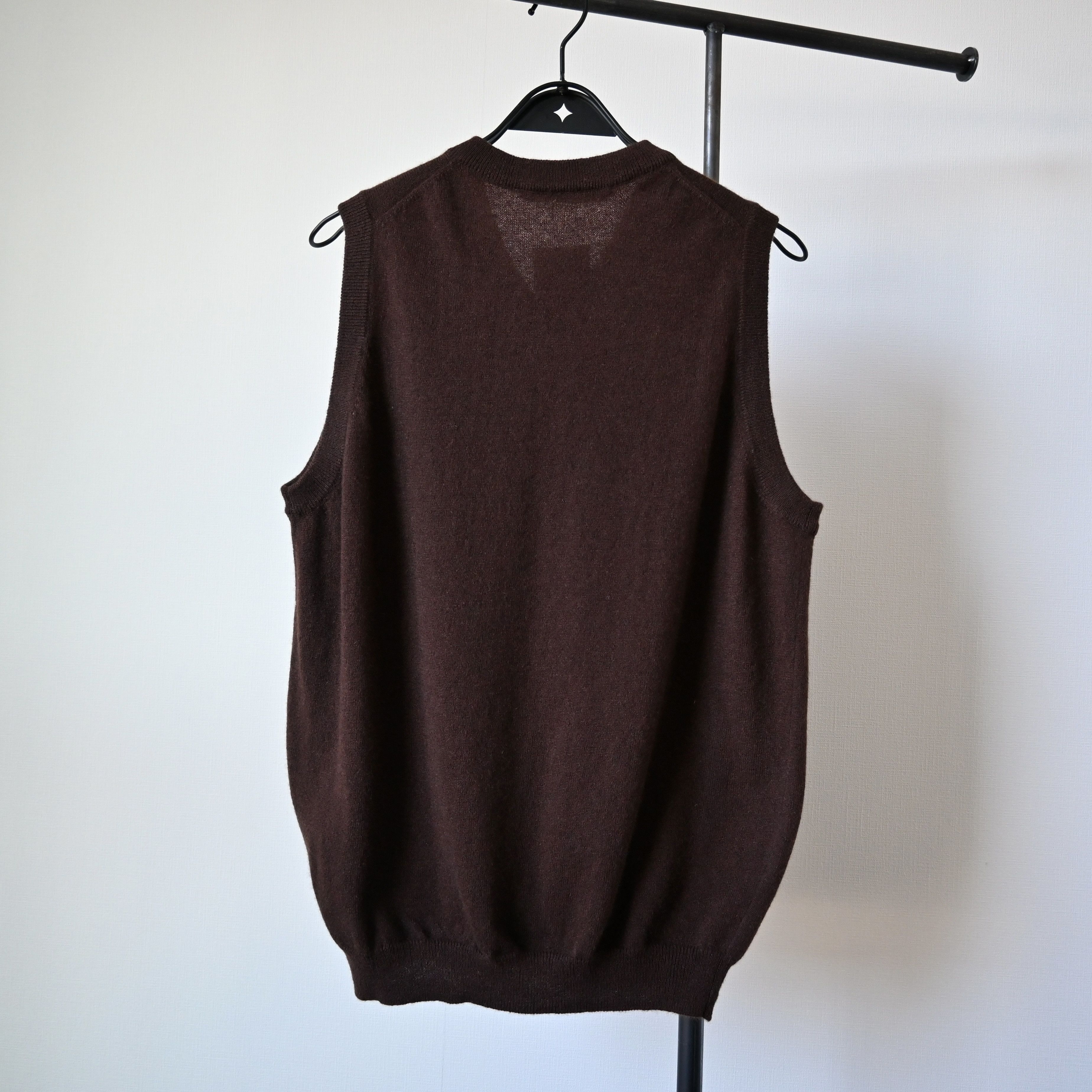 Japanese Brand DEADSTOCK, 2000s pure cashmere knit vest, chocolate brown, M Size US M / EU 48-50 / 2 - 2 Thumbnail
