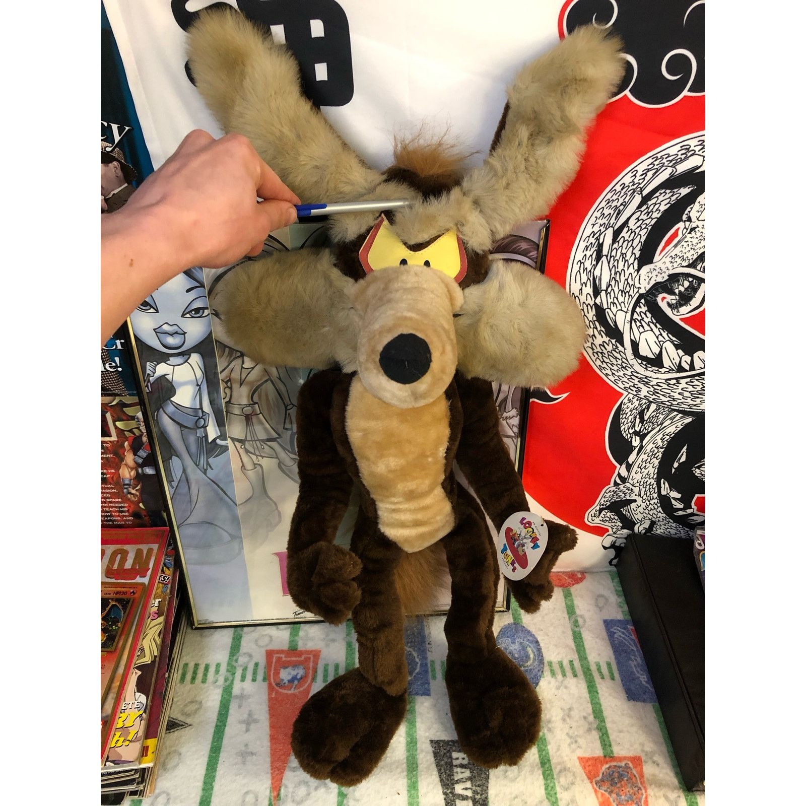 Gildan Wile E Coyote 32 inch Ace Plush 1996 NWT Posable Looney Size 26 - 2 Thumbnail