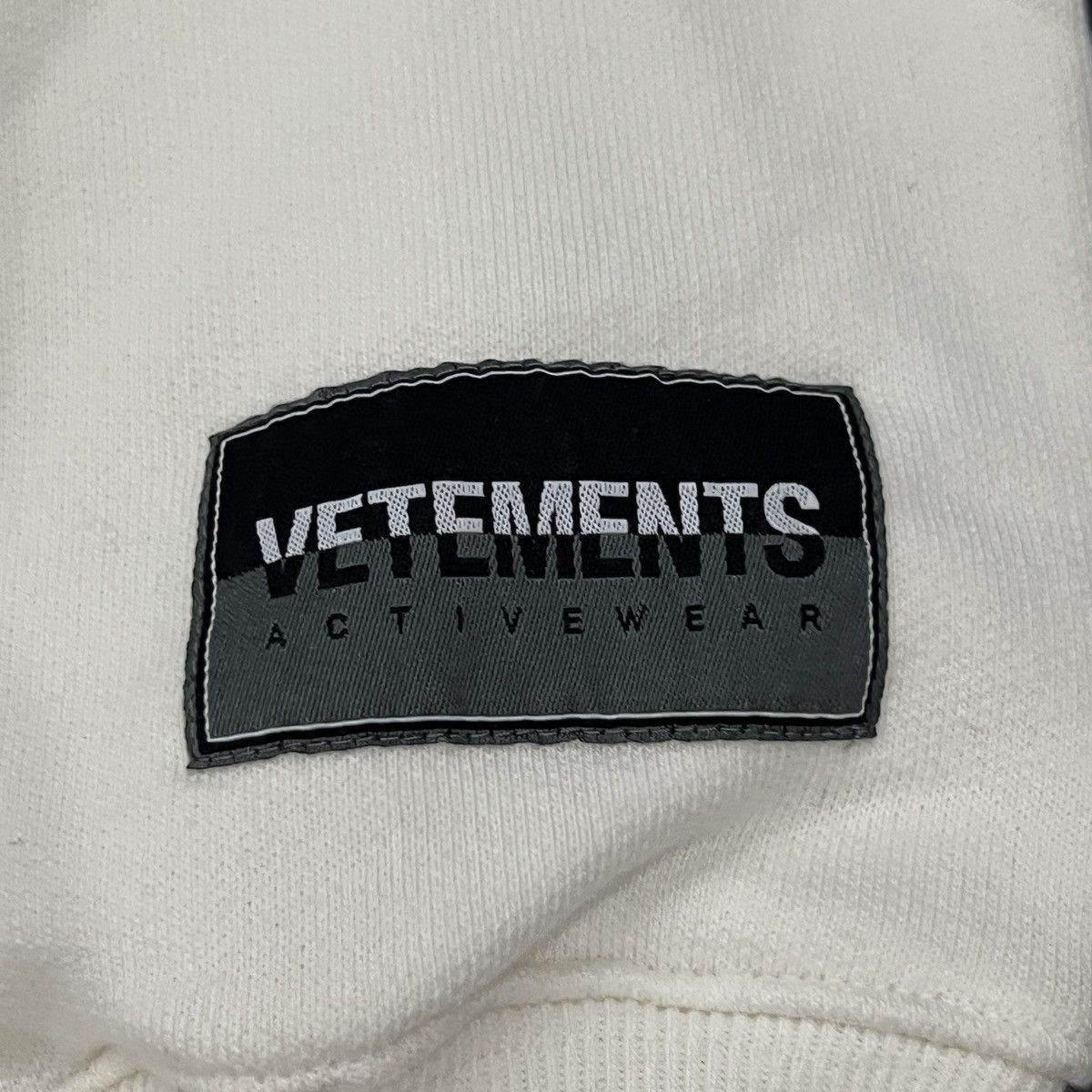 Vetements Vetements Logo Hoodie Size US M / EU 48-50 / 2 - 9 Thumbnail