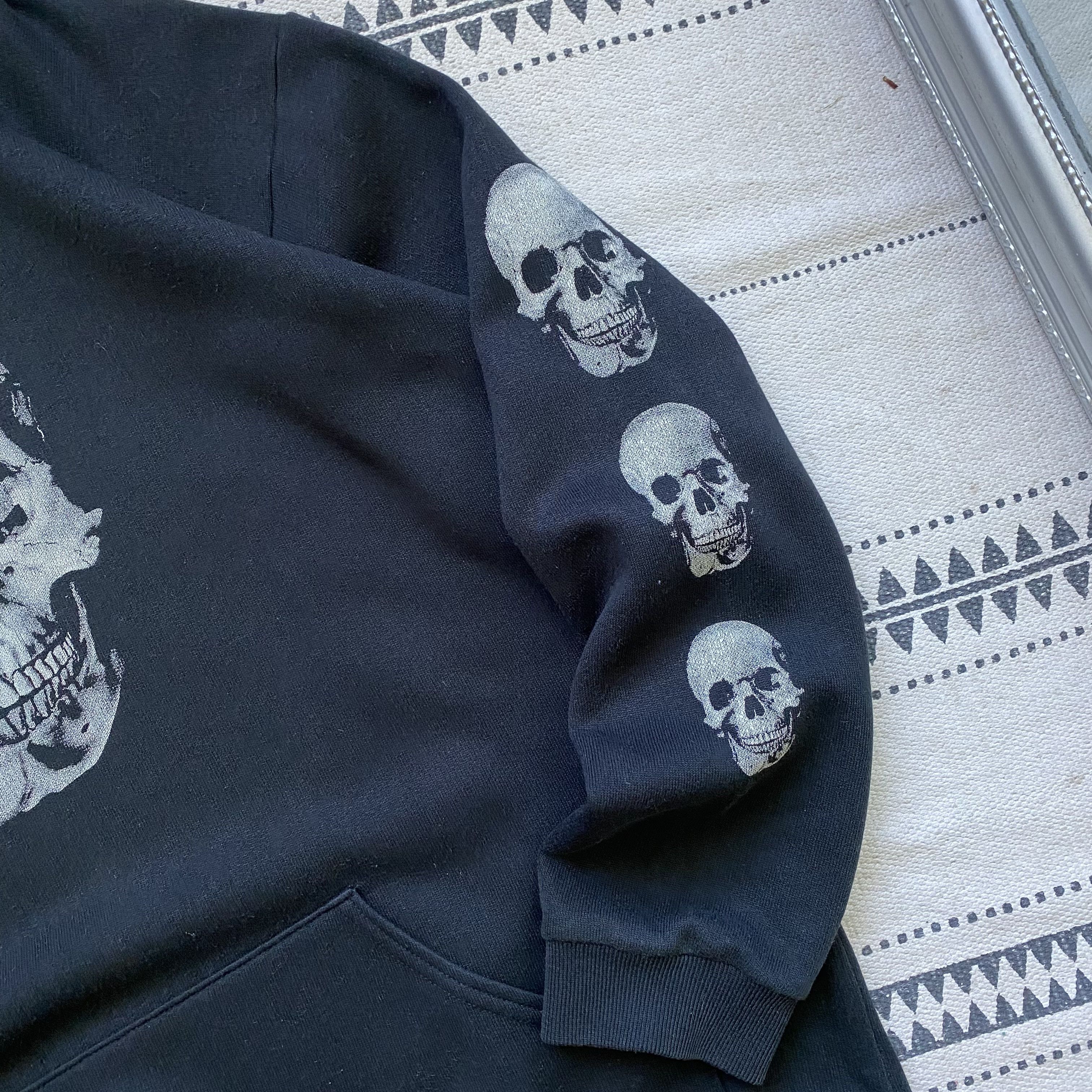 Band Tees 💀 Vintage Skulls logo hoodie Y2K skateboard Rock Band vibe Size US M / EU 48-50 / 2 - 5 Thumbnail