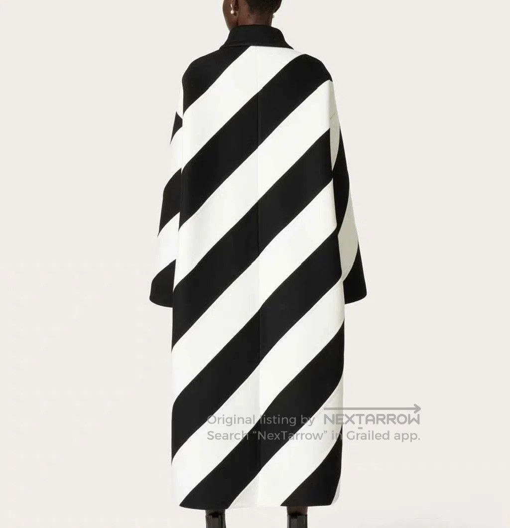 Valentino Valentino FW23 Diagonal Stripe Coat. Size S / US 4 / IT 40 - 4 Thumbnail
