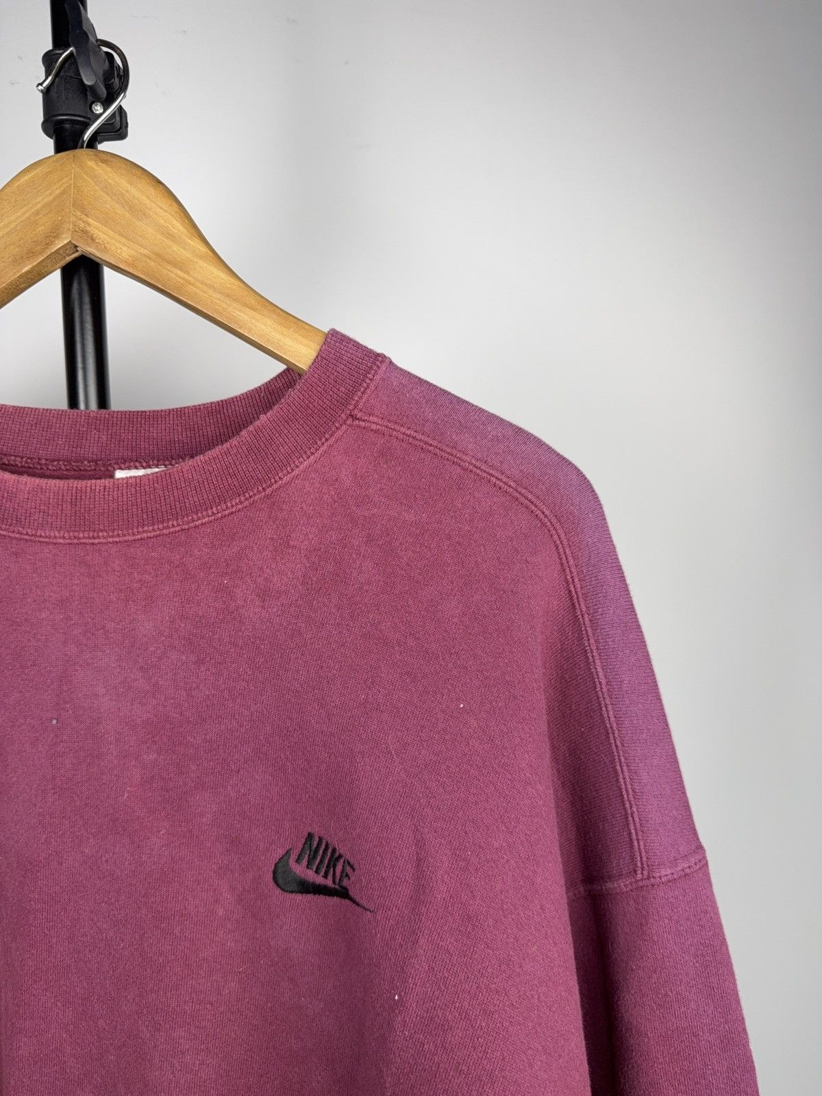 Nike Retro 90s Nike Distressed Burgundy Faded Crewneck Swoosh L Size US L / EU 52-54 / 3 - 3 Thumbnail