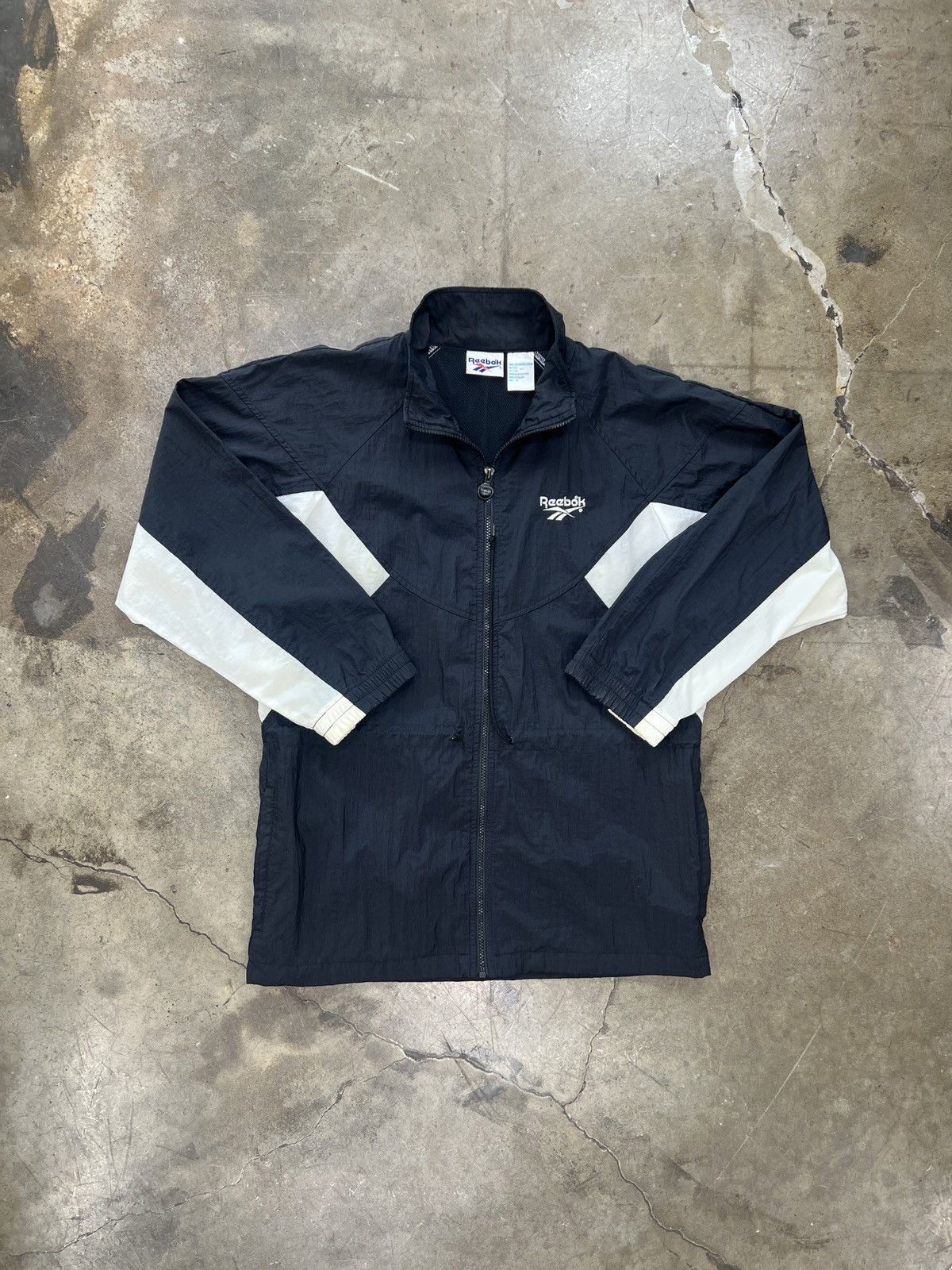 Reebok × Vintage Vintage 90s Reebok Windbreaker Black Full Zip Jacket Small Size US S / EU 44-46 / 1 - 2 Thumbnail