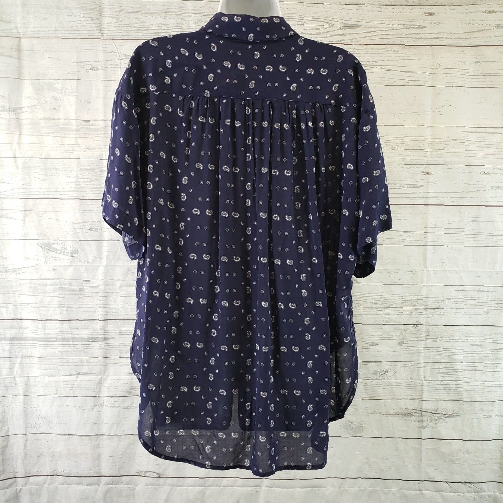 Urban Outfitters Urban Outfitters Womens Button Front Shirt Sz Small Blue White Paisley Oversized Size S / US 4 / IT 40 - 4 Thumbnail