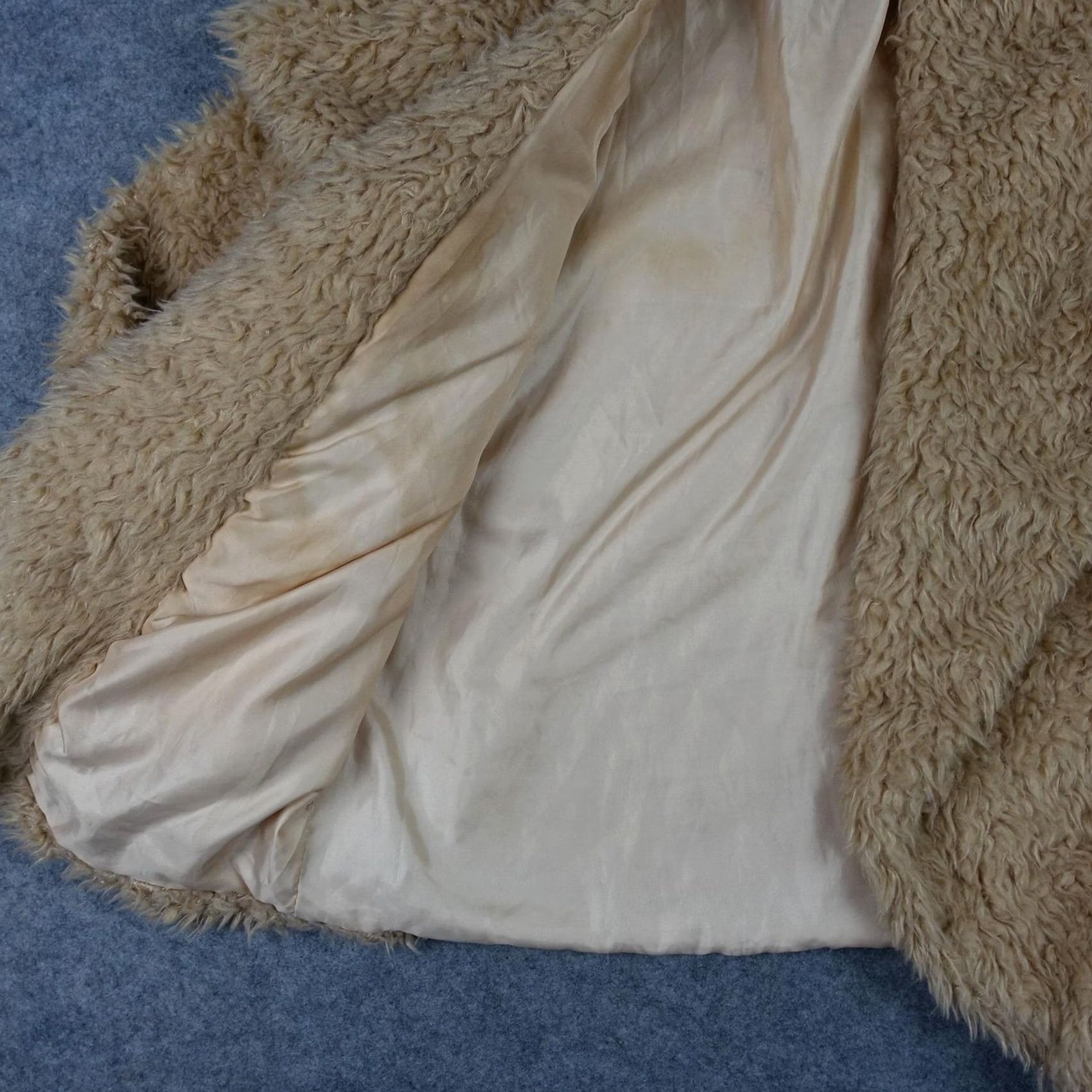 Vintage Me Jane Jacket Womens Medium Beige Shaggy Faux Fur Open Front Sherpa Teddy Y2K Size M / US 6-8 / IT 42-44 - 4 Thumbnail