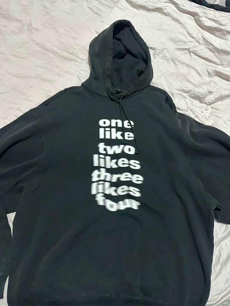 Balenciaga Balenciaga Letter print hooded pullover long sleeve sweatsh Size US XS / EU 42 / 0 - 1 Thumbnail