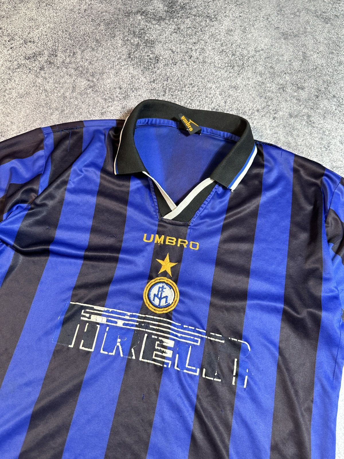 Umbro × Vintage Vintage Inter Umbro Pirelli Soccer Jersey 90s Very Rare L Size US L / EU 52-54 / 3 - 2 Thumbnail