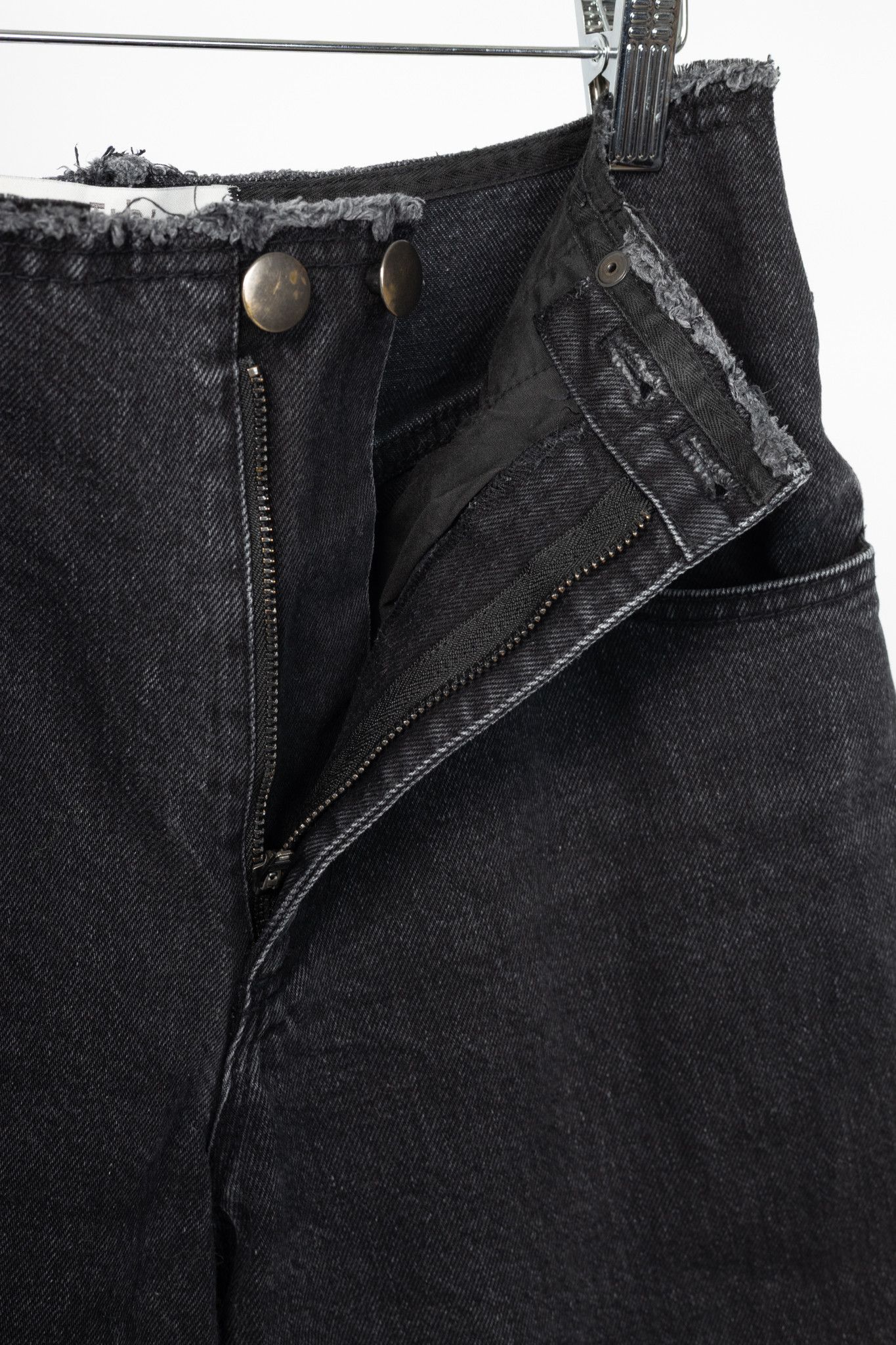 Tibi Tibi Newman Black Denim Frayed-Waist Jeans Size 25" / US 0 / IT 36 - 8 Thumbnail