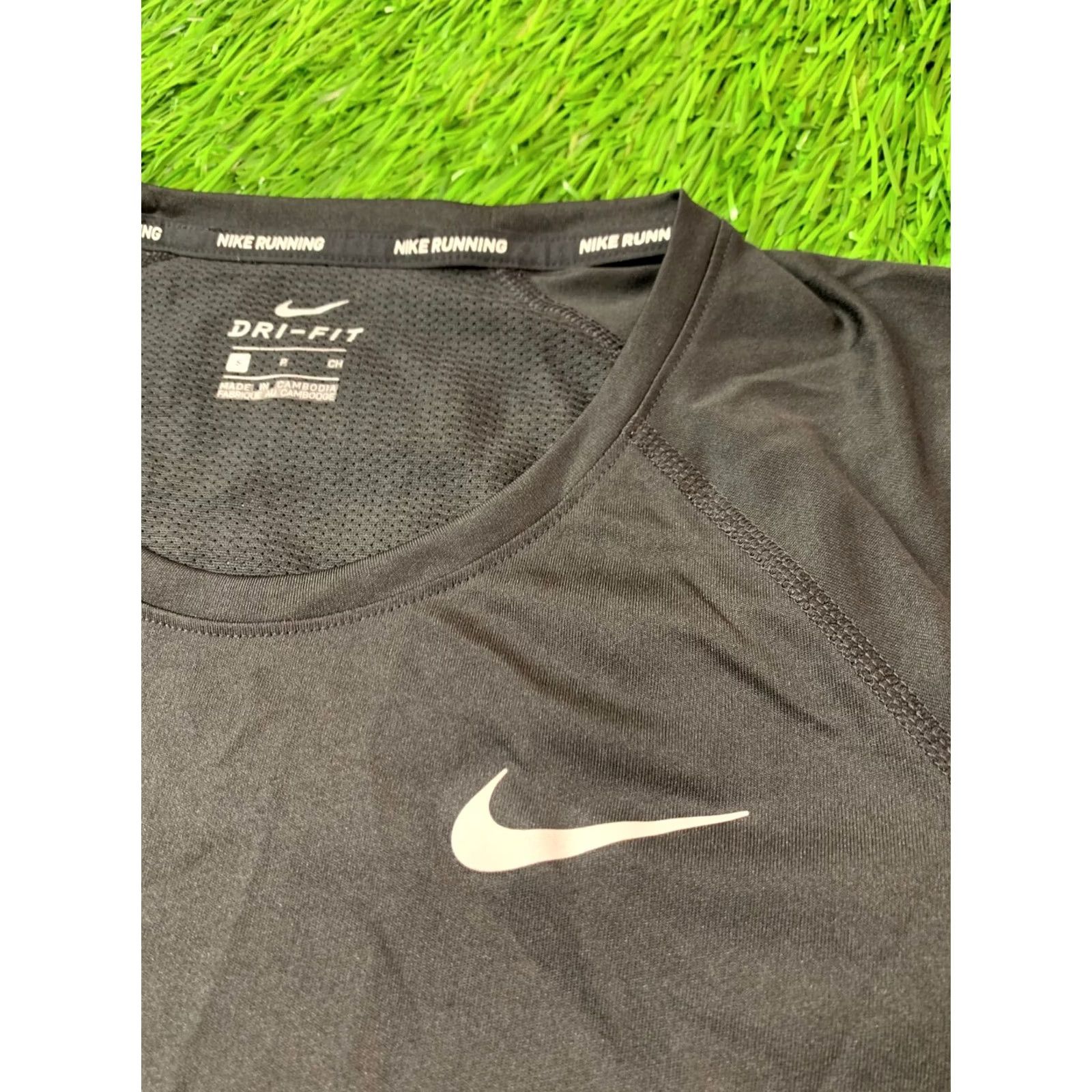 Nike NIKE DRI-FIT 2017 RUNNING WOMEN TRAINING L/S SHIRT JERSEY TEE ORIGINAL SIZE S Shirt Women XS? Size S / US 4 / IT 40 - 4 Thumbnail