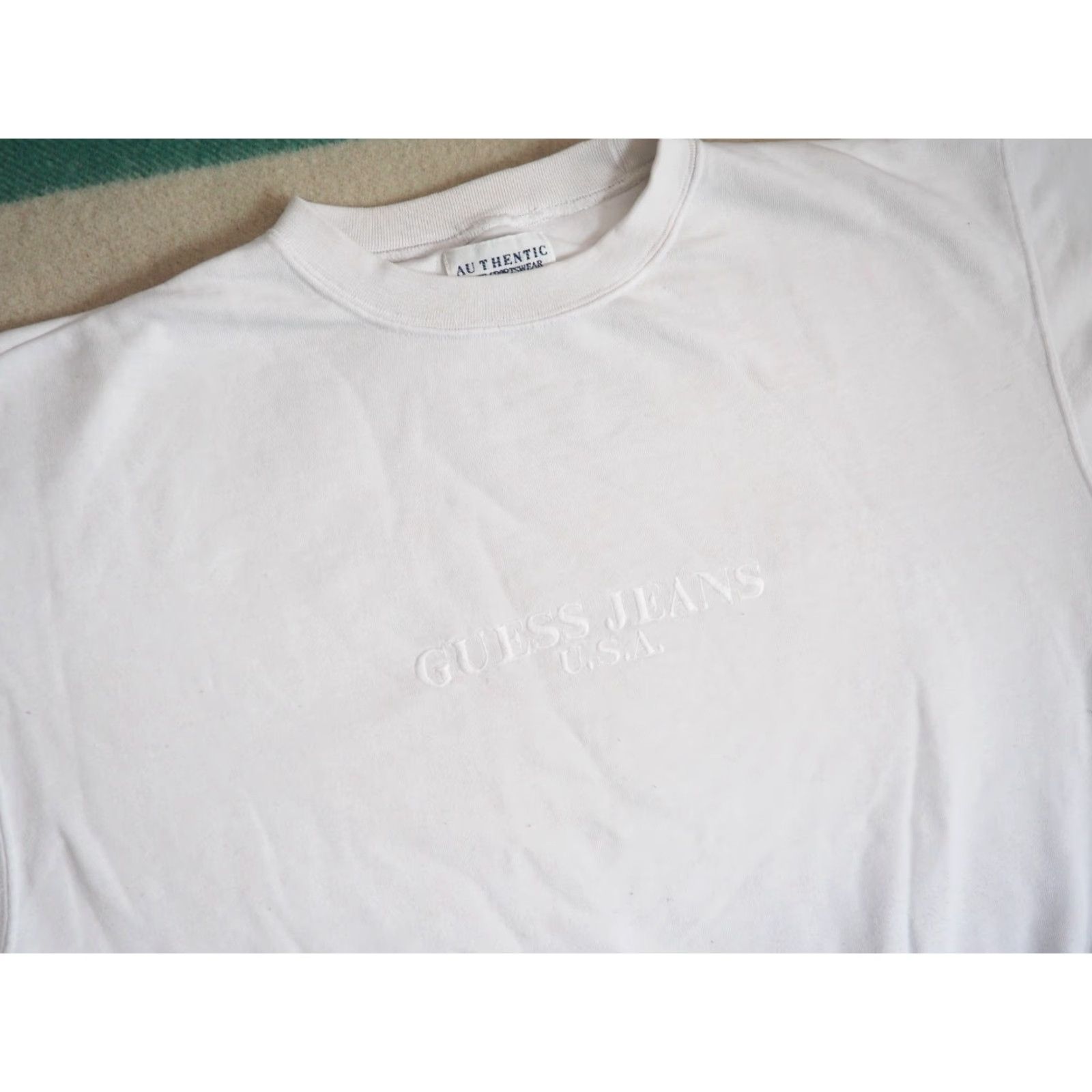 Guess VINTAGE GUESS Sweatshirt Unisex M White Crew Neck Pullover Logo USA Baggy Cotton Fleece Long Sleeve Winter Fall Spring All Seasons Mens Size US M / EU 48-50 / 2 - 3 Thumbnail