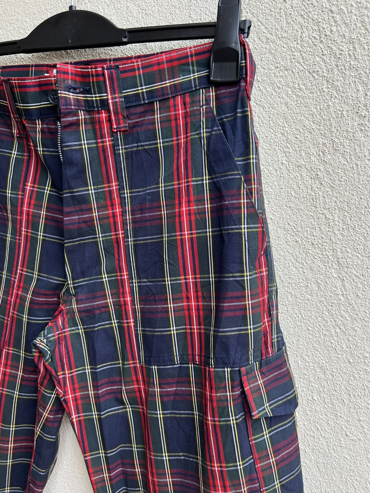 Vintage Vintage 2000s Boys Batsu Tartan Bondage 3 Quarter Pant Size US 29 - 11 Thumbnail