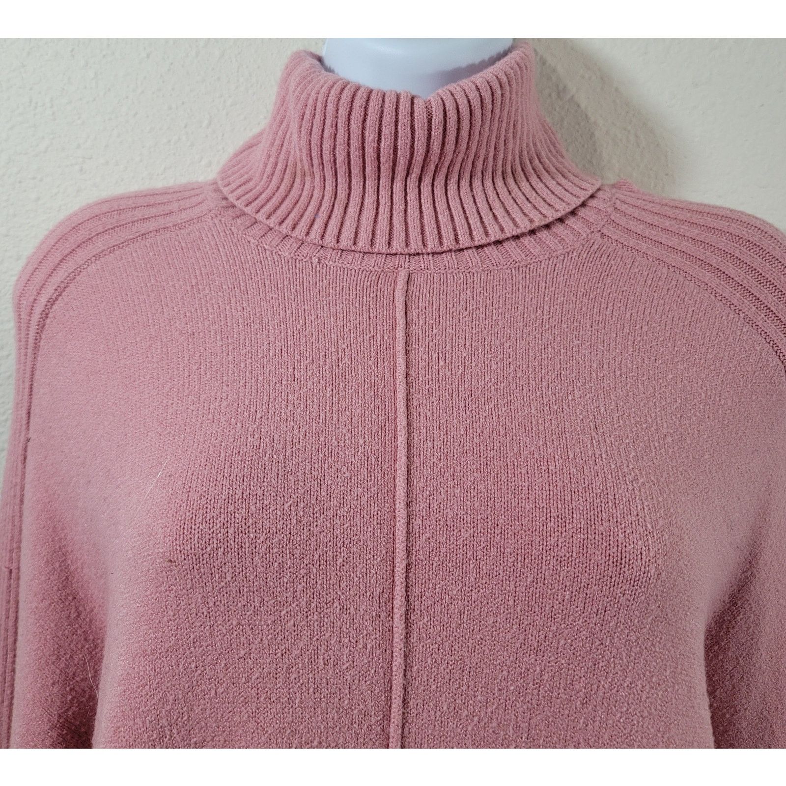 Other Dusty Rose Mock Turtle Neck Sweater 1X Plus Batwing Sleeves Size XXL / US 16-18 / IT 52-54 - 2 Thumbnail