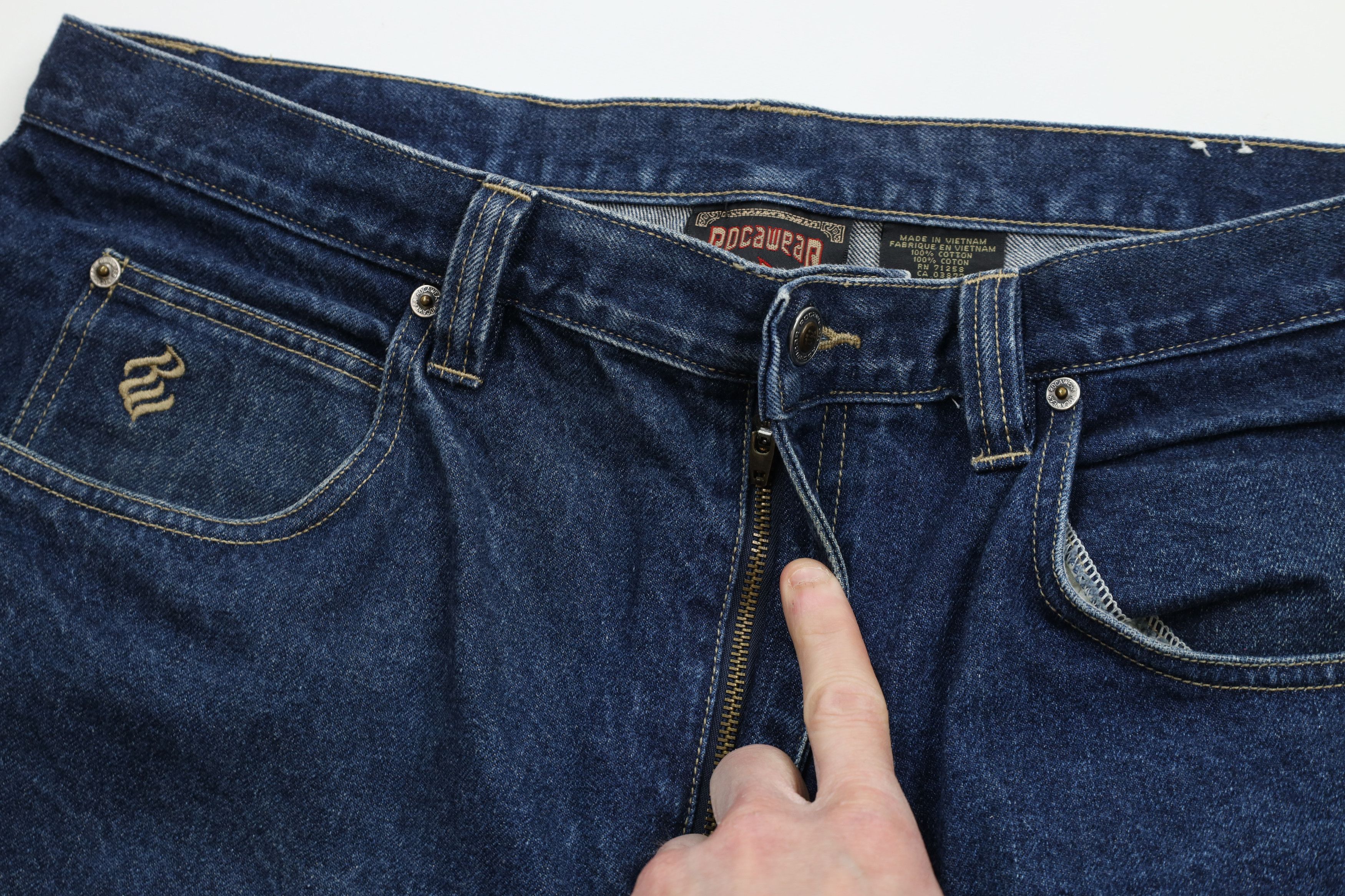 Rocawear × Vintage Vintage 90s Y2K Rocawear Spell Baggy Denim Jean Shorts Jorts Size US 38 / EU 54 - 5 Thumbnail