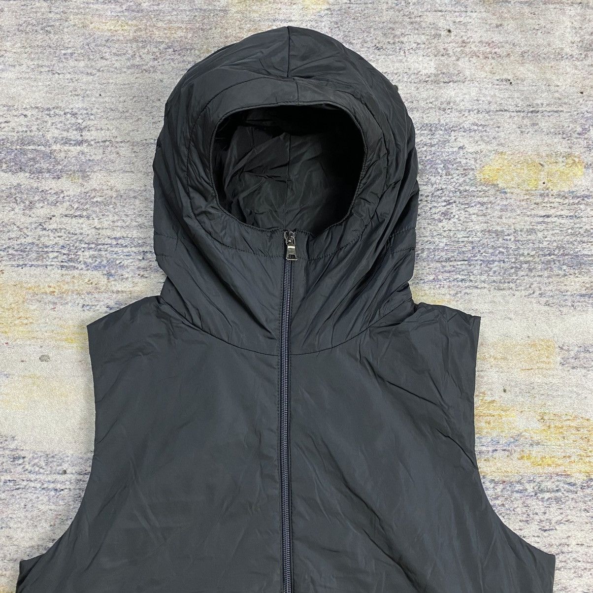 Prada Prada hooded packable vest Size US M / EU 48-50 / 2 - 6 Thumbnail