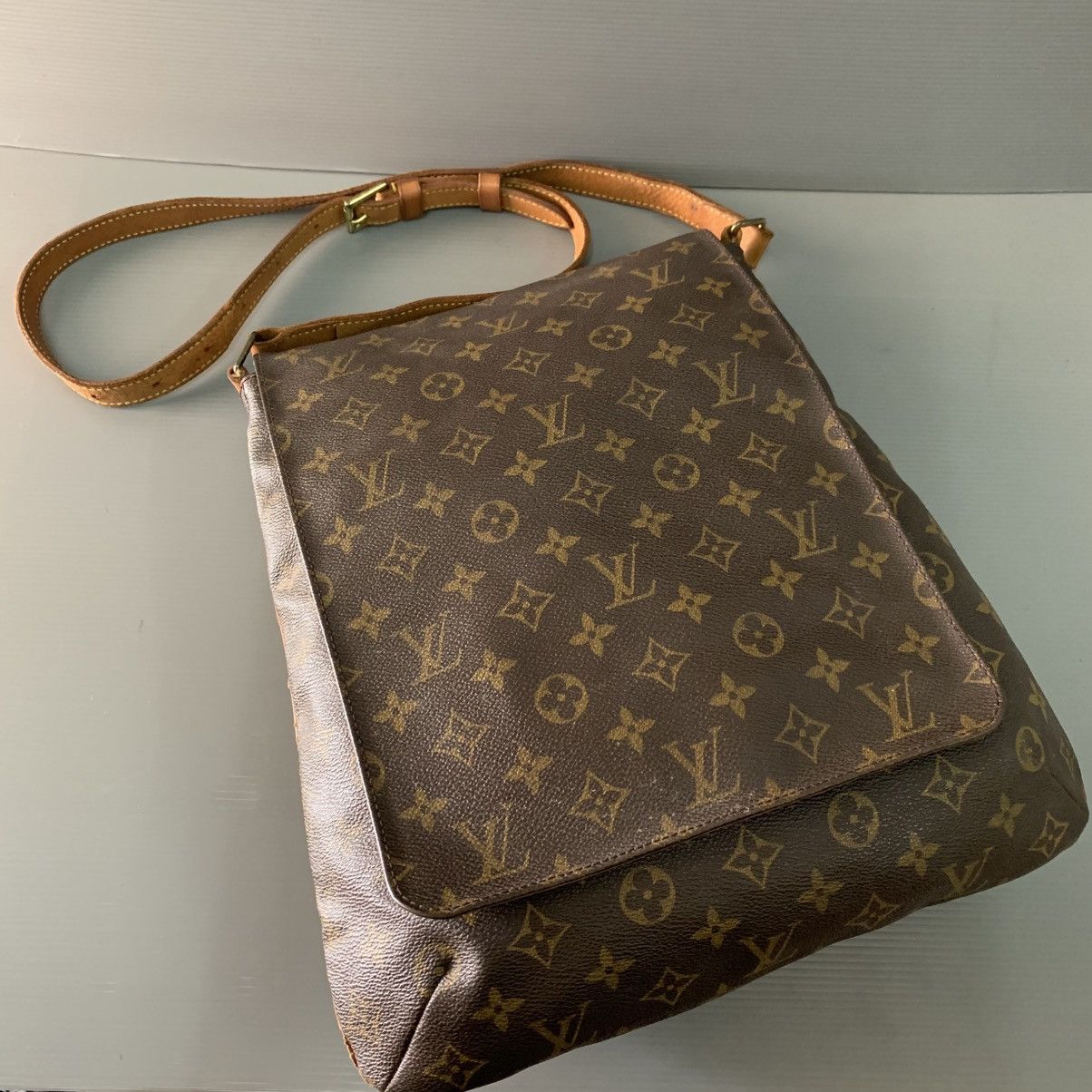 Louis Vuitton Louis Vuitton Monogram Mussete GM Slingbag Size ONE SIZE - 3 Thumbnail
