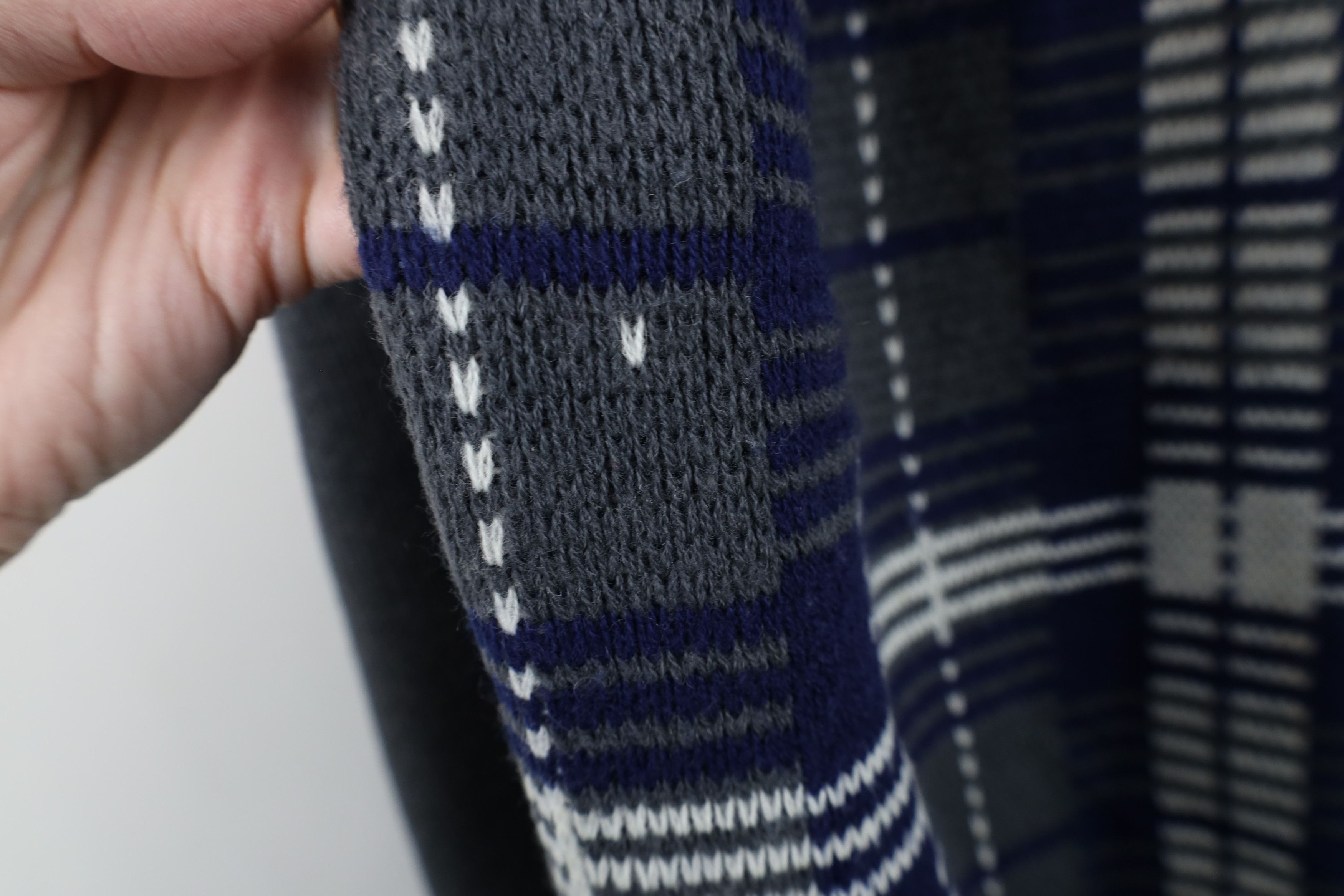 Vintage Vintage 90s Streetwear Ribbed Knit V-Neck Sweater Plaid Size US M / EU 48-50 / 2 - 7 Thumbnail