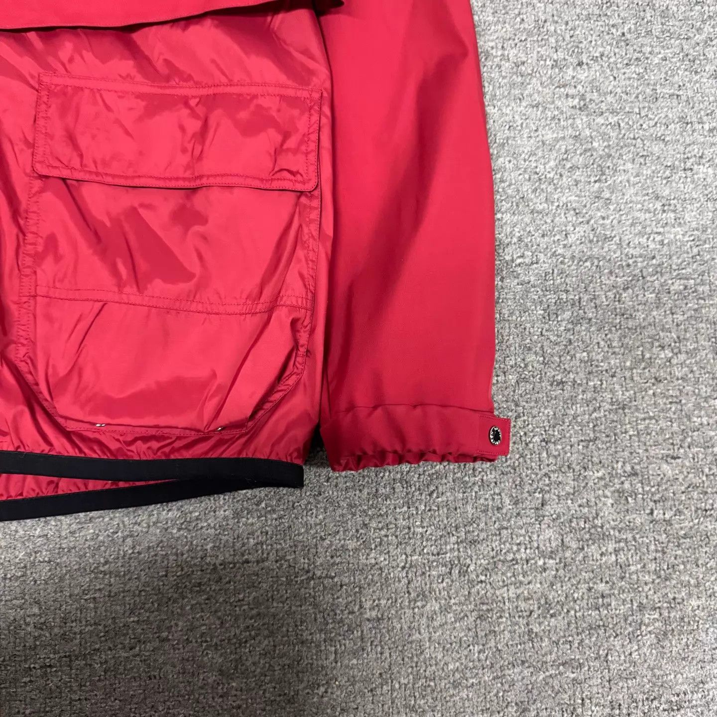 Louis Vuitton LV techwear multi-pocket red hooded jacket Size US M / EU 48-50 / 2 - 3 Thumbnail