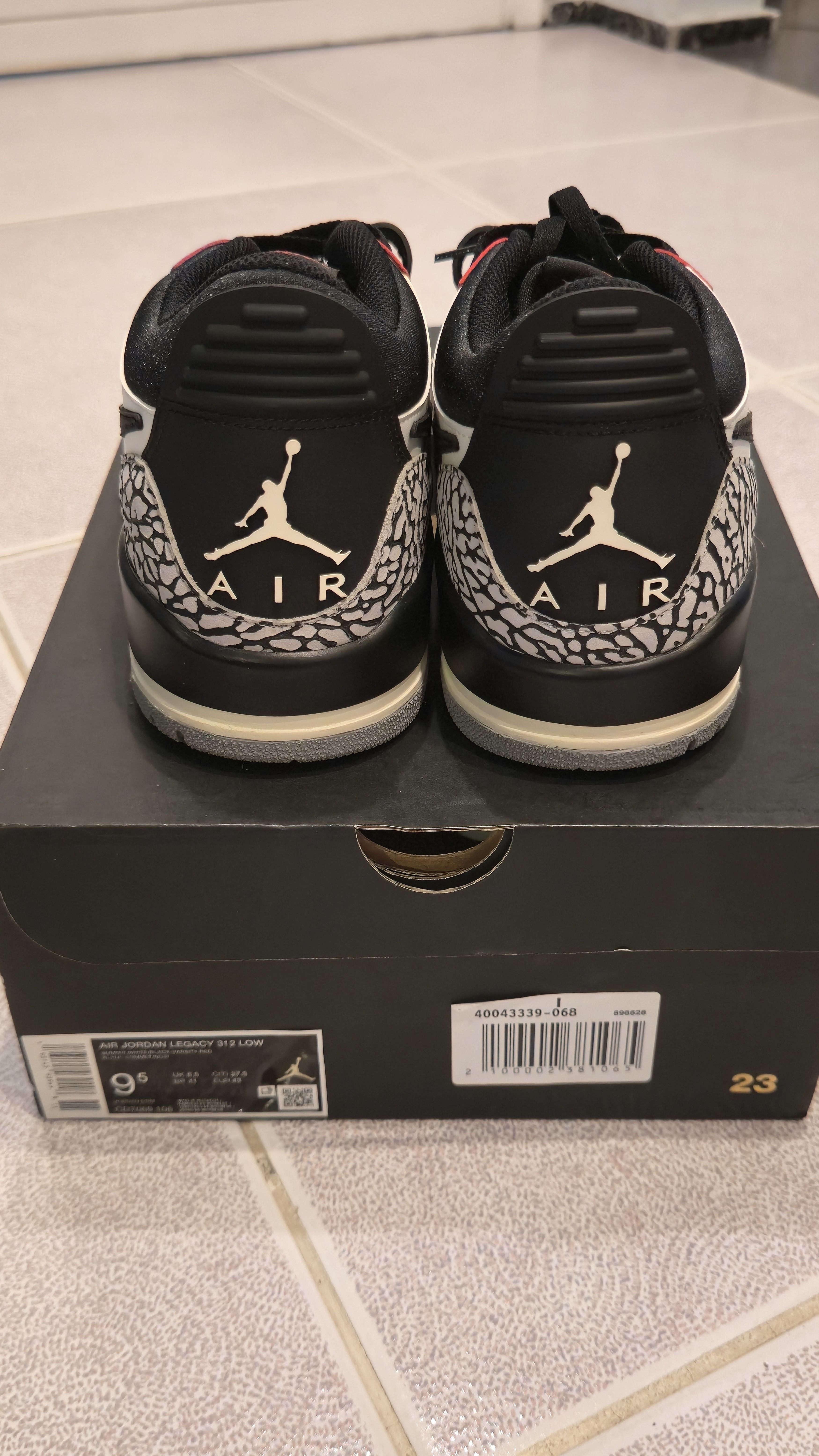 Jordan Brand Jordan Legacy 312 Low "Chicago" Summit White Size US 9.5 / EU 42-43 - 5 Thumbnail