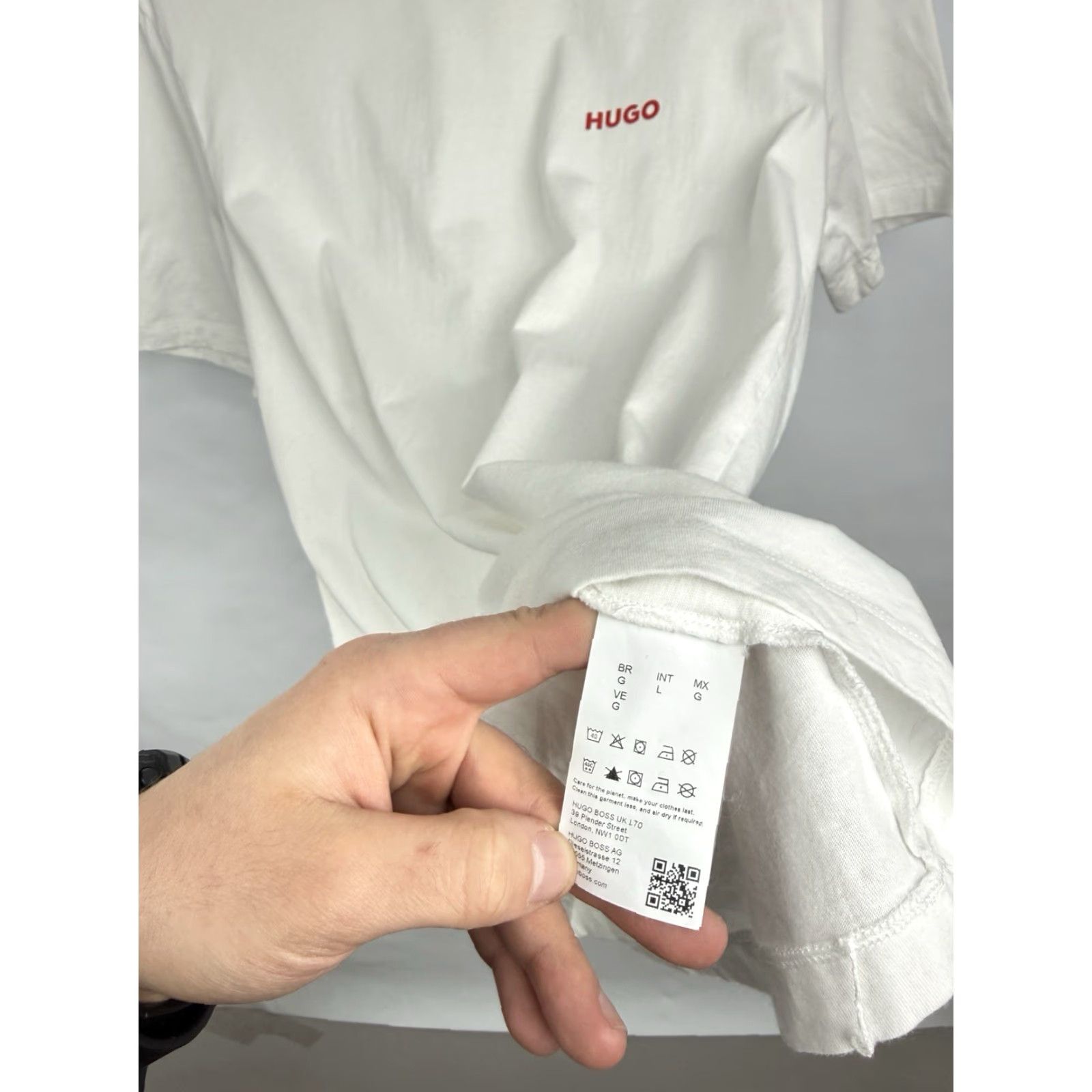 Hugo Boss HUGO BOSS T-Shirt Classic White Mens L Vintage Retro Y2K Luxury Rare Hype M/L Size US L / EU 52-54 / 3 - 6 Thumbnail
