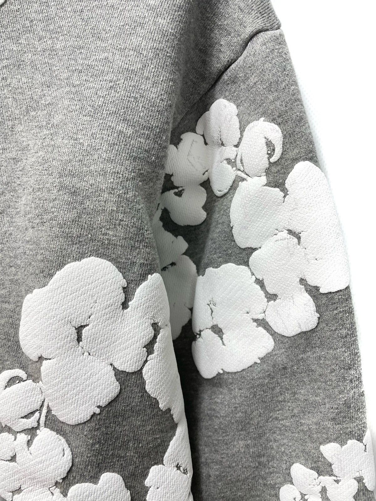 DENIM TEARS Denim Tears Floral Hoodie – Grey – Size S – Made in Portugal Size US S / EU 44-46 / 1 - 10 Thumbnail