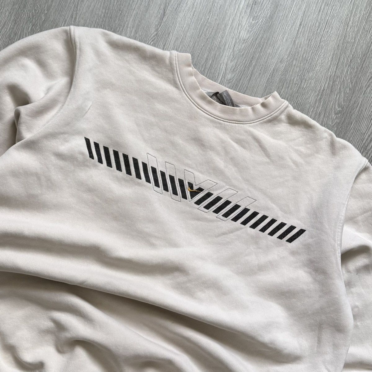 Nike Vintage Y2K Nike Cream Crewneck Sweatshirt - Size XXL Size US XXL / EU 58 / 5 - 2 Thumbnail