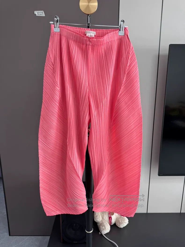 Issey Miyake Issey Miyake size:3 Coral Pink Hidden Edition Asymmetric P Size 22" - 1 Thumbnail