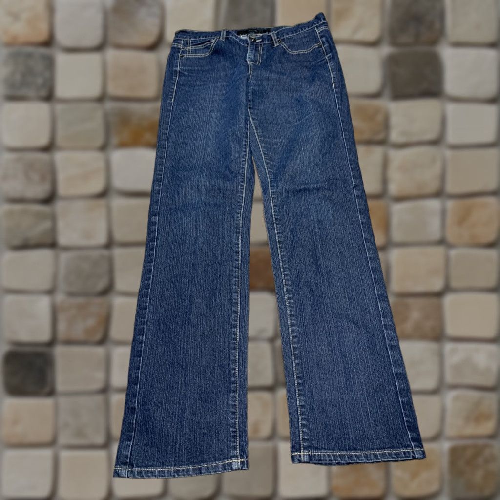 Calvin Klein Calvin Klein Skinny Jeans Women’s Size 34 Regular 31in Inseam Denim Black Stretch 5-Pocket Vintage No-blemish Convenience Slim Rise Mid 8.5-10.5in Size 24" / US 00 / IT 34 - 1 Thumbnail