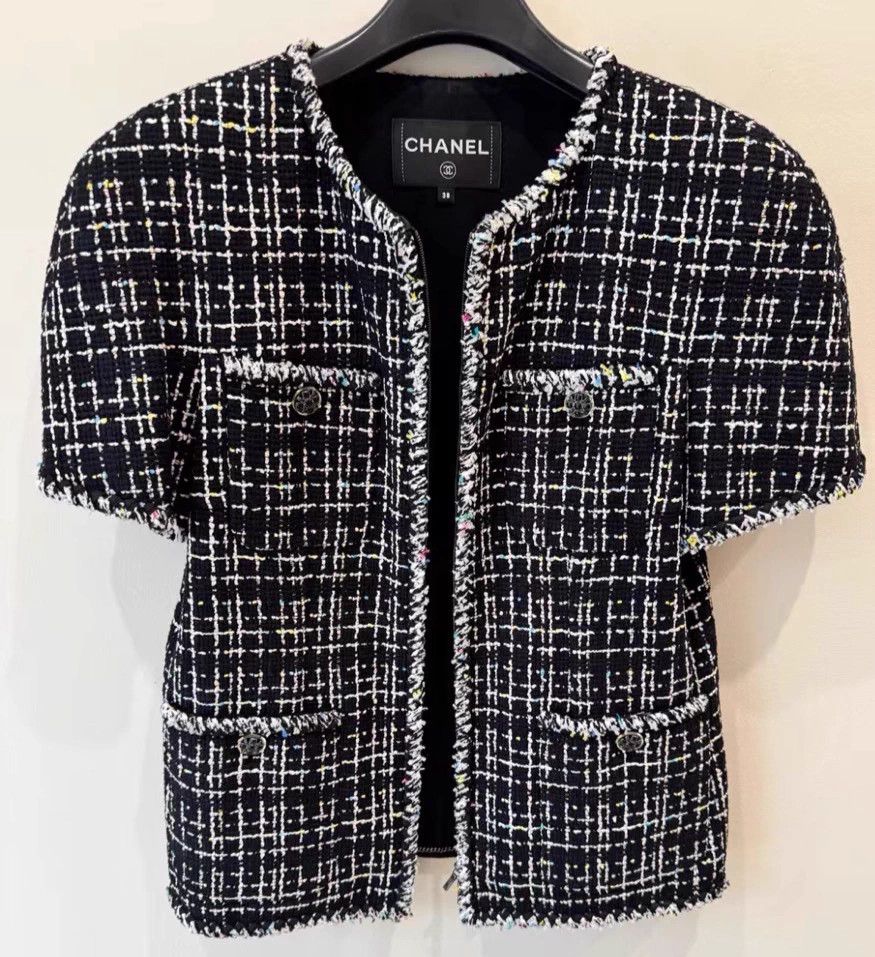 Chanel Chanel Women's Jacket Size M / US 6-8 / IT 42-44 - 1 Thumbnail