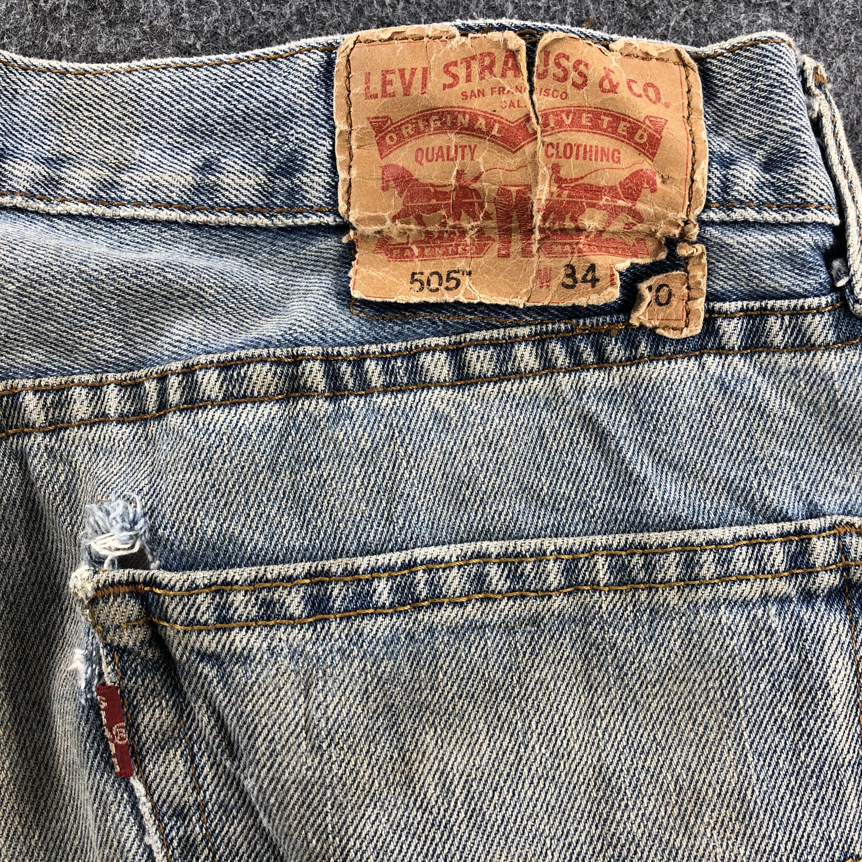 Levi's Vintage Levis 505 Light Wash Jeans- J1323 Size US 35 - 5 Thumbnail