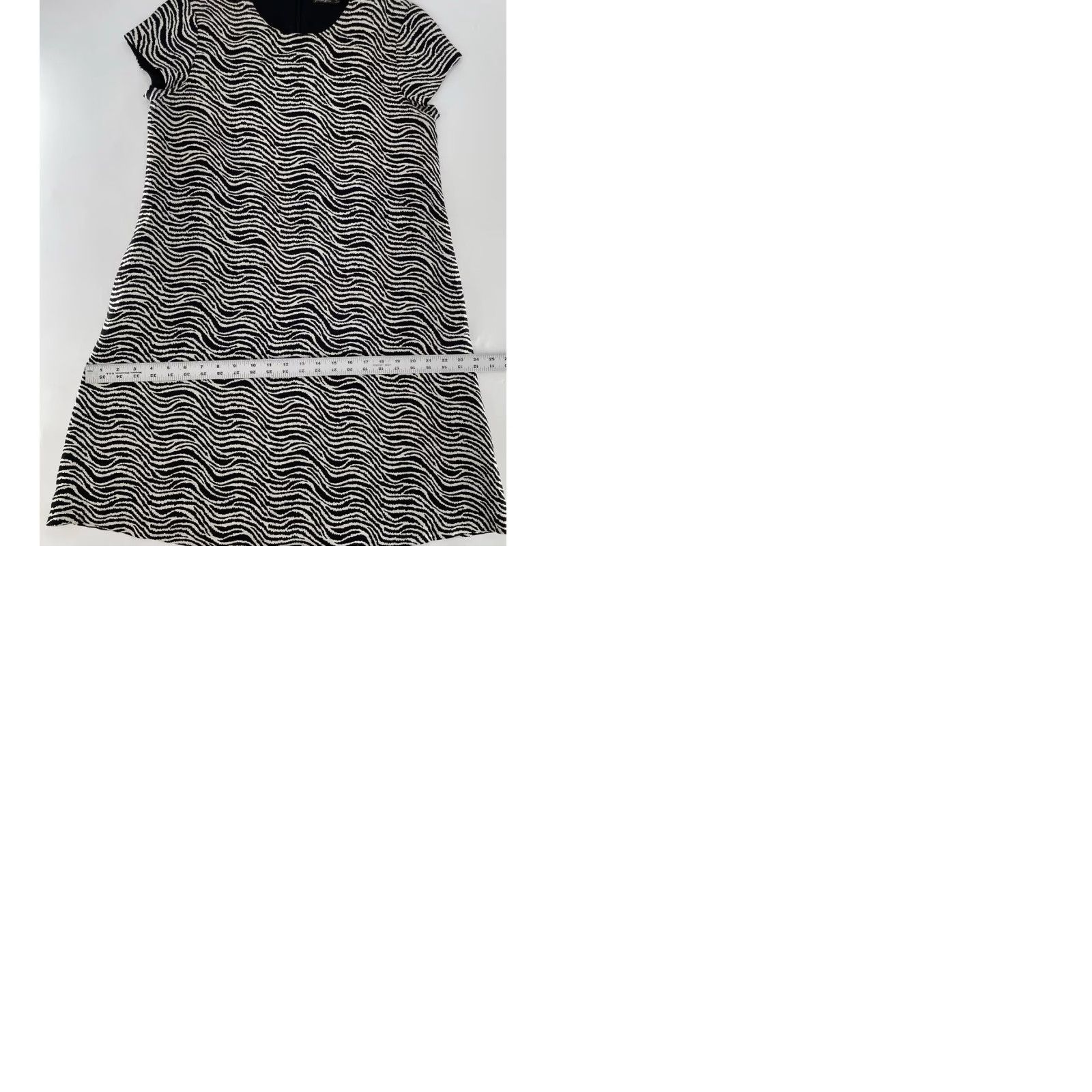 J.McLaughlin J.McLaughlin Dress Women Silk Zebra Print A-Line Knee Length Short Sleeve Black Size Small 8 Satin Lined Vintage No N/A Size M / US 6-8 / IT 42-44 - 9 Thumbnail