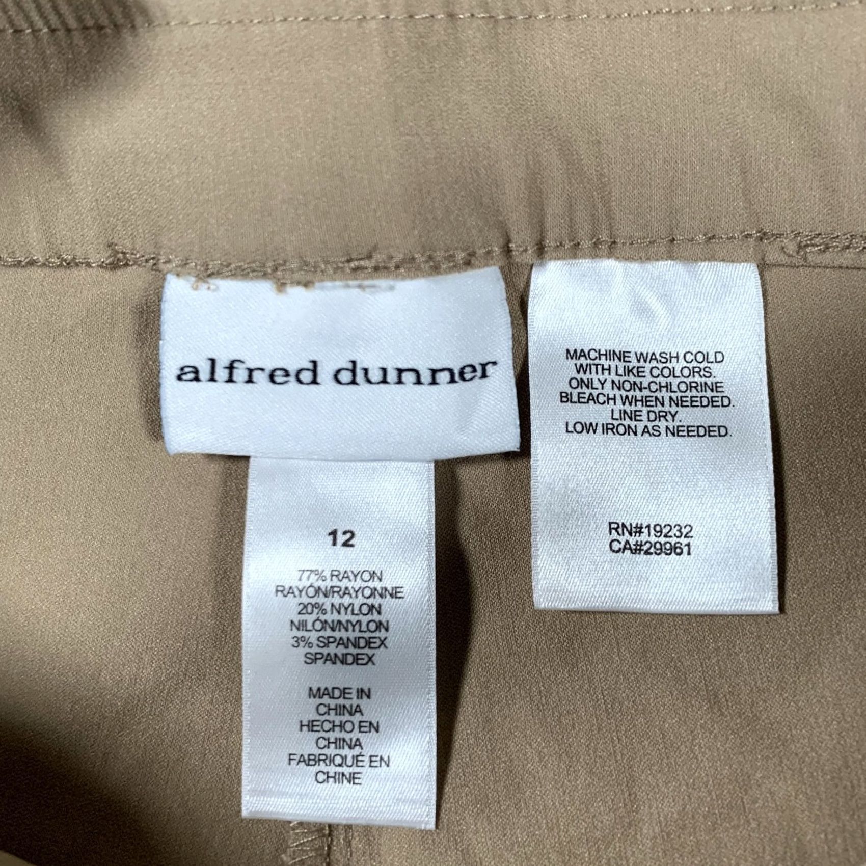 Vintage Alfred Dunner Capri Pants Womens 12 Beige Stretch Pull On Slimming Modern Fit - Casual, 21in Inseam, Solid Tan Beige, Rayon Nylon Spandex Size 34" / US 12 / IT 48 - 7 Thumbnail