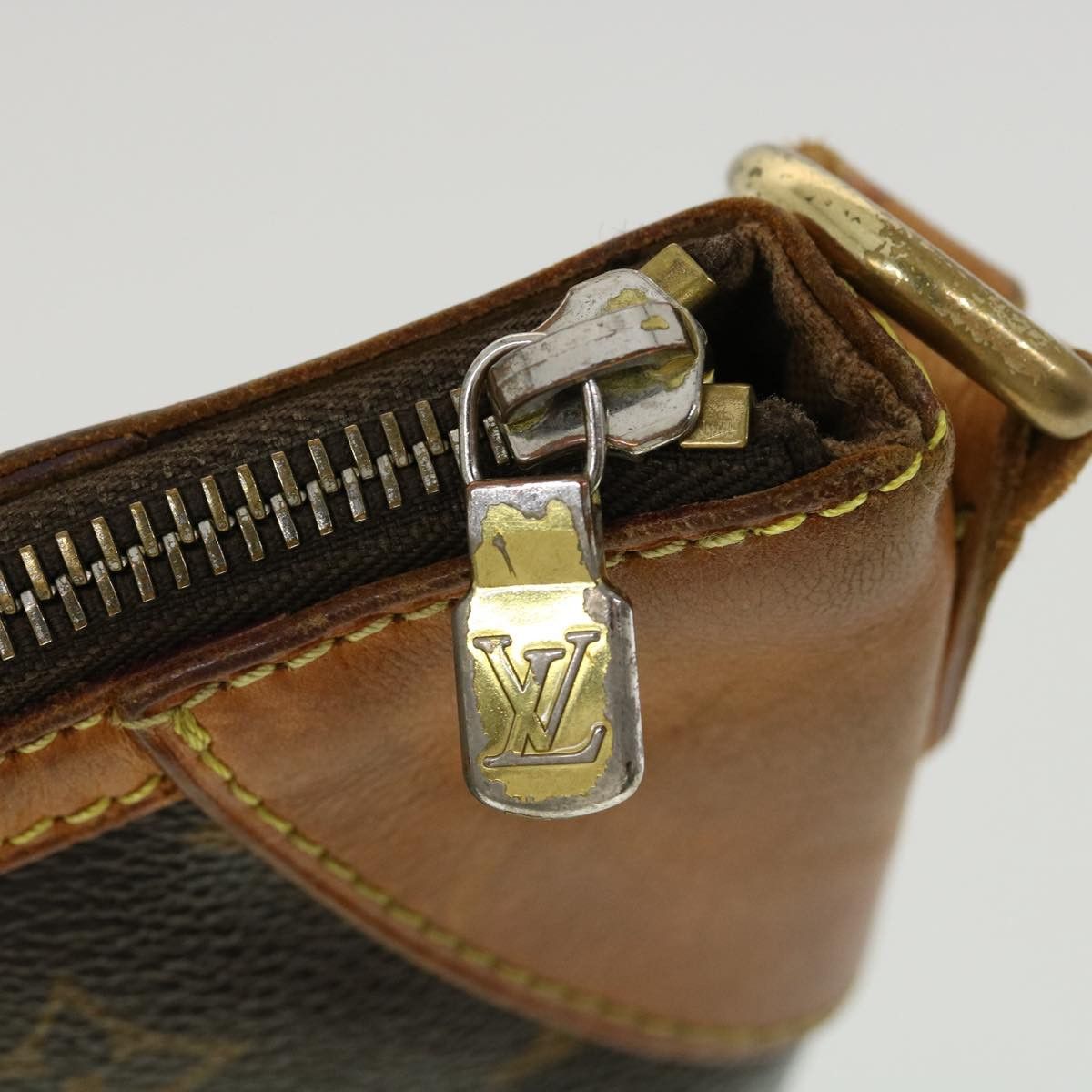 Louis Vuitton LOUIS VUITTON Monogram Odeon MM Shoulder Bag M56389 Size ONE SIZE - 10 Thumbnail