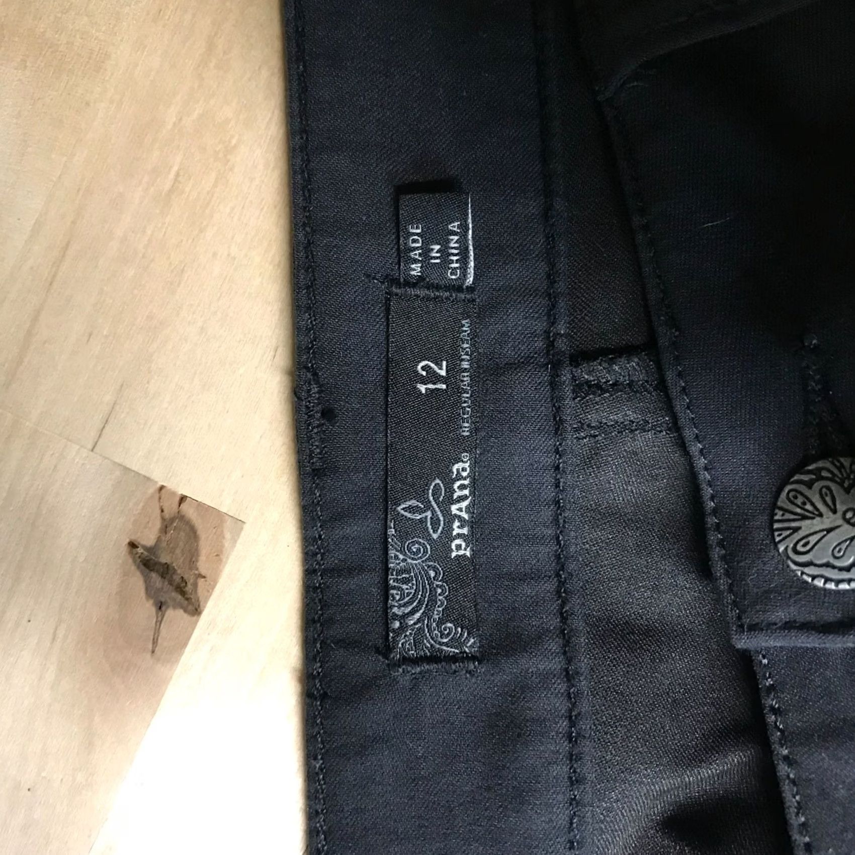 Vintage PRANA WOMEN'S 12 BLACK NYLON BLEND OUTDOOR PANTS Jeans Adult Wide 12 Black Womens Pants Size 34" / US 12 / IT 48 - 7 Thumbnail