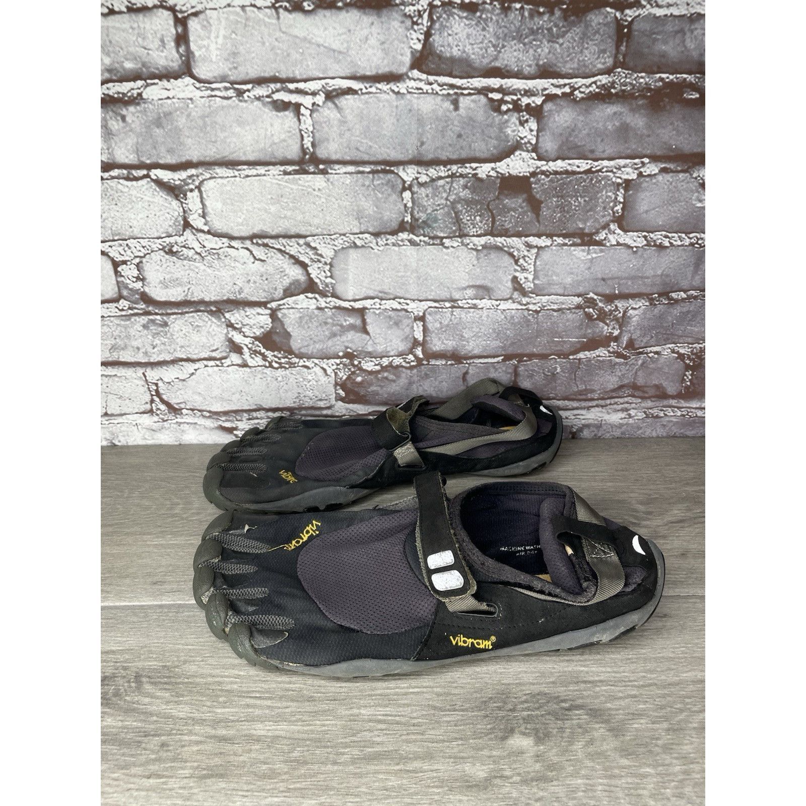 Vibram Vibram FiveFingers Black Synthetic Barefoot Running Shoes Me Size US 13 / EU 46 - 16 Thumbnail