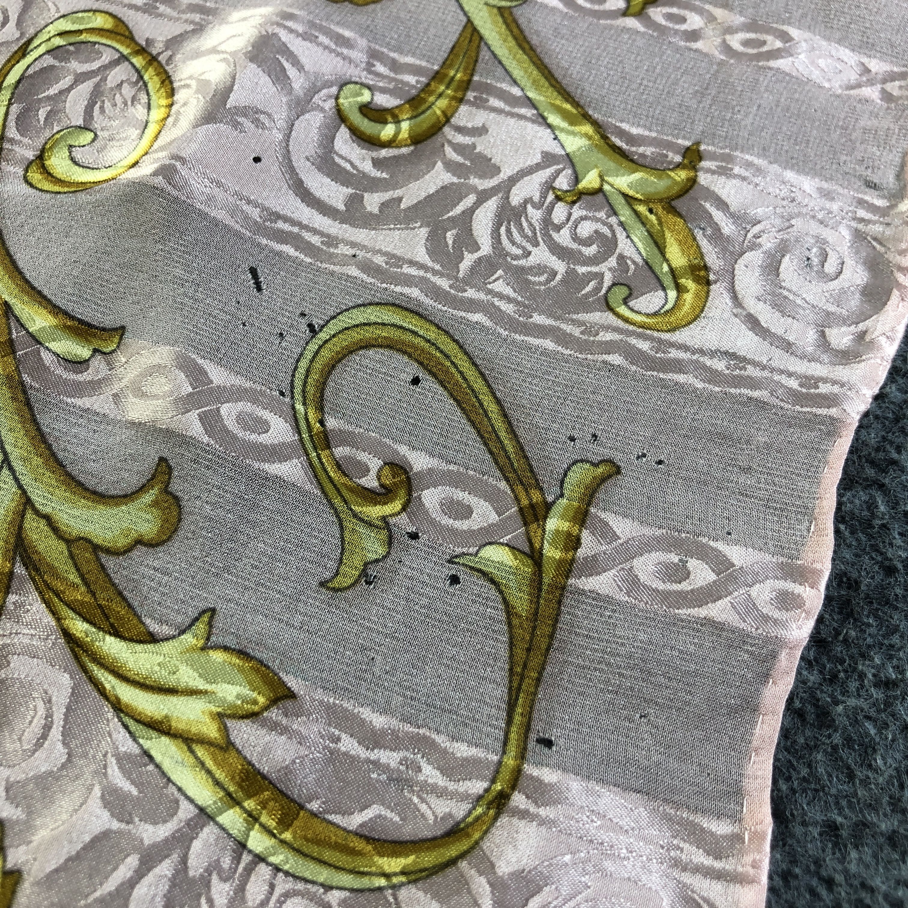 Vintage Rochas Floral Hand Rolled Silk Scarf M1139 Size ONE SIZE - 6 Thumbnail