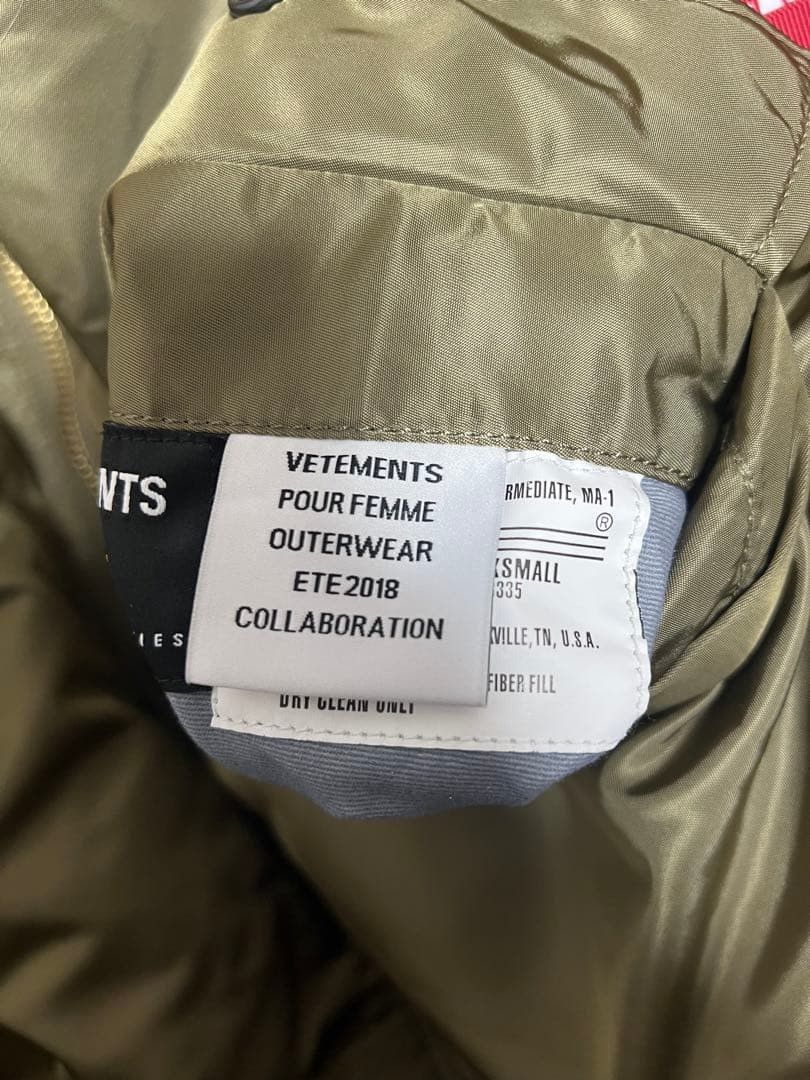 Vetements vetements ss18 Reconstructed Reversible Bomber Size US XS / EU 42 / 0 - 7 Thumbnail
