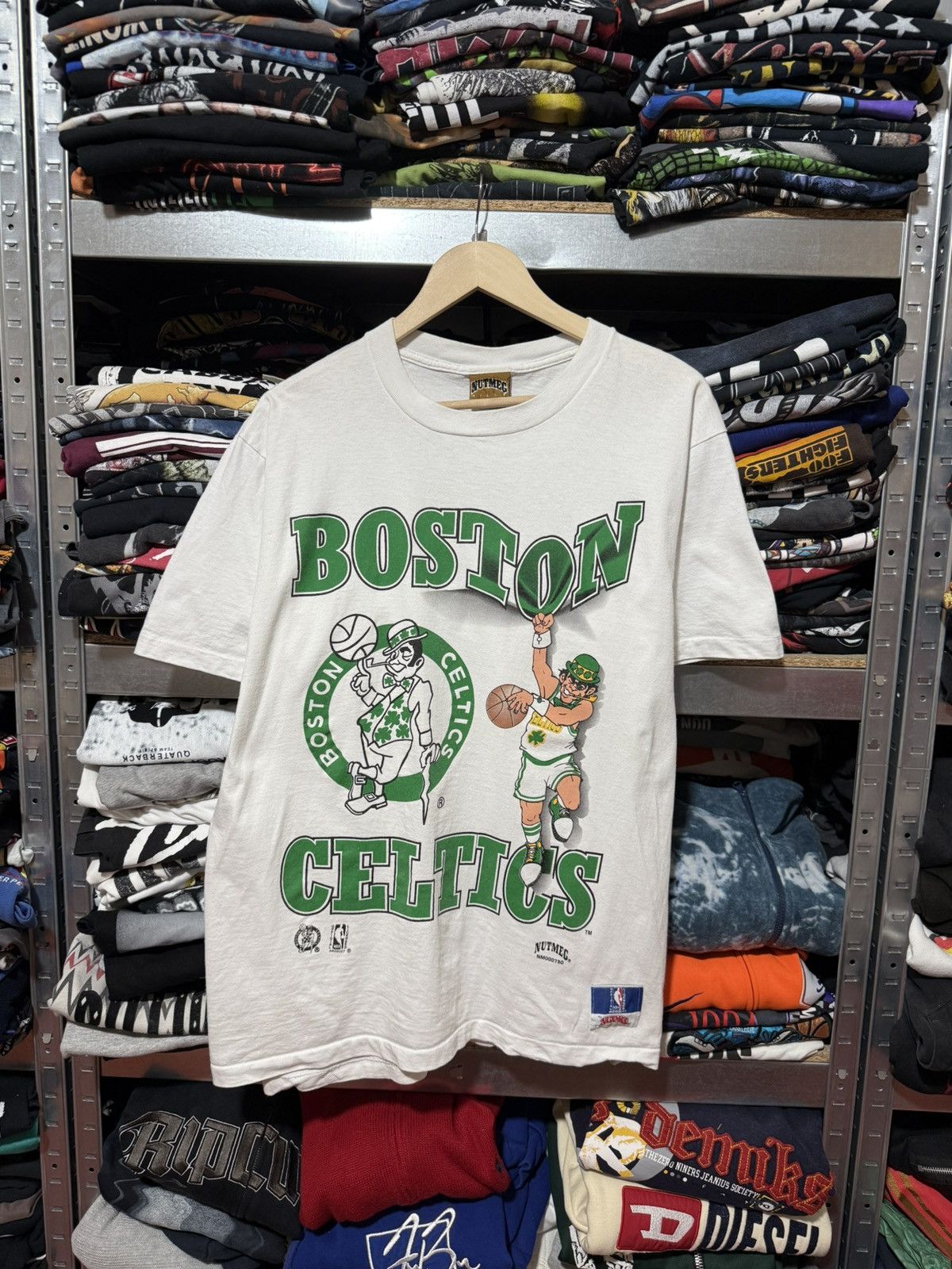 Nutmeg Vintage 90’s Nutmeg Boston Celtics NBA T-Shirt Y2K Hype Size US XL / EU 56 / 4 - 1 Thumbnail