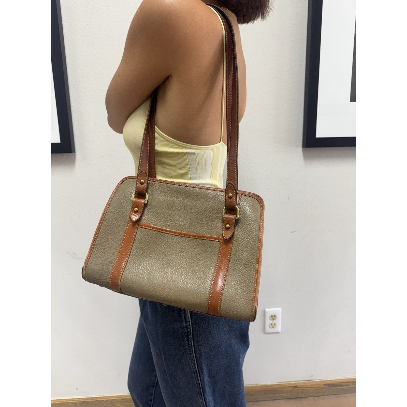 Dooney & Bourke Dooney&Bourke Taupe Pebble Leather Shoulder Crossbody Purse Size ONE SIZE - 3 Thumbnail