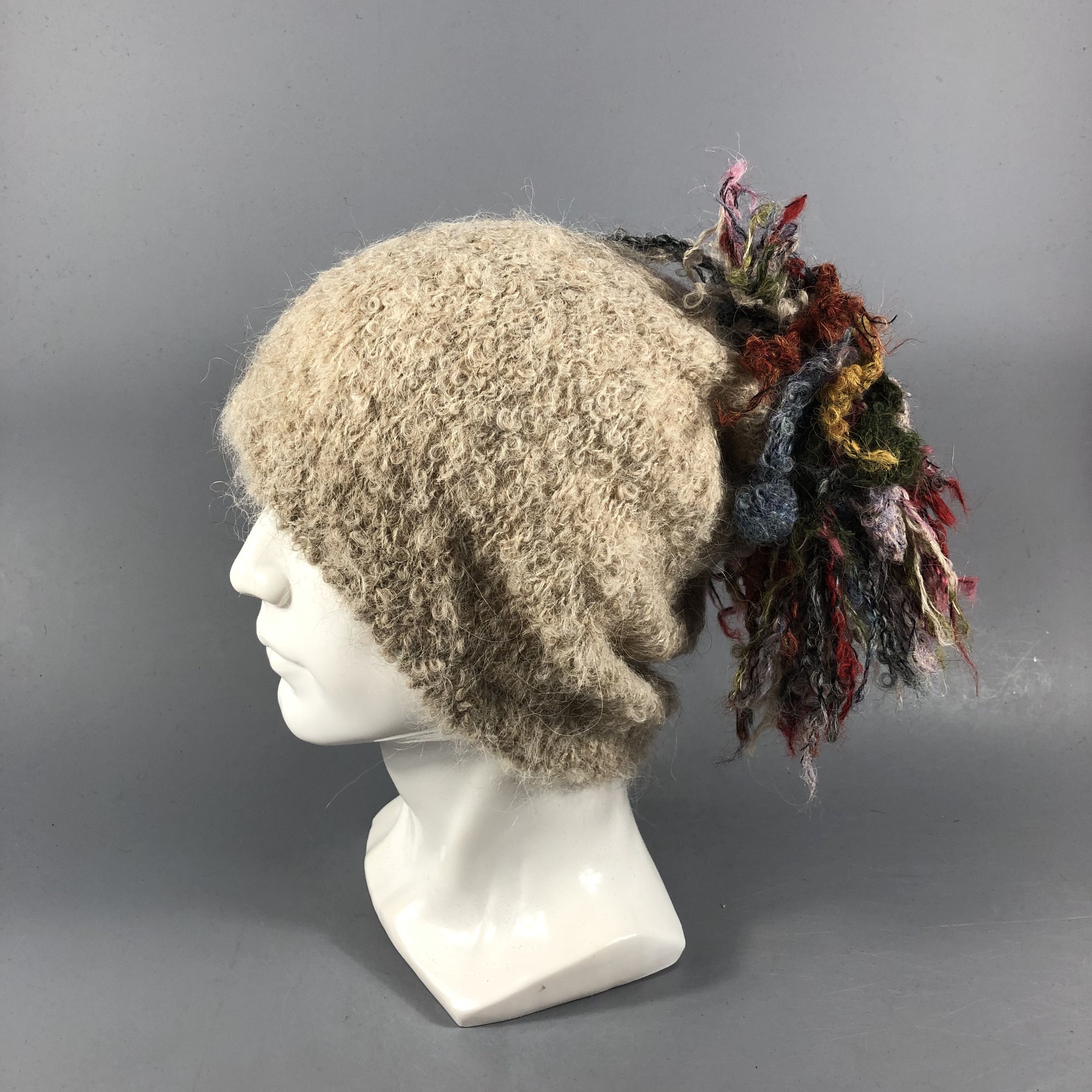Vintage Yumi Knit Wool Bobble Beanie Snowcap Snow Hat B1024 Size ONE SIZE - 1 Thumbnail