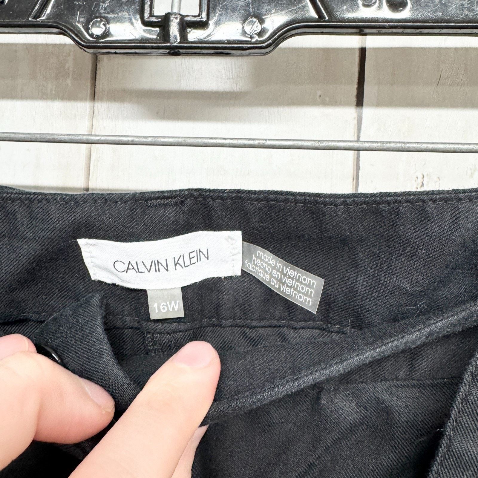 Calvin Klein Calvin Klein Pants 16W Black Crop Flared Wide Leg Belted Size 42" / US 20 - 3 Thumbnail