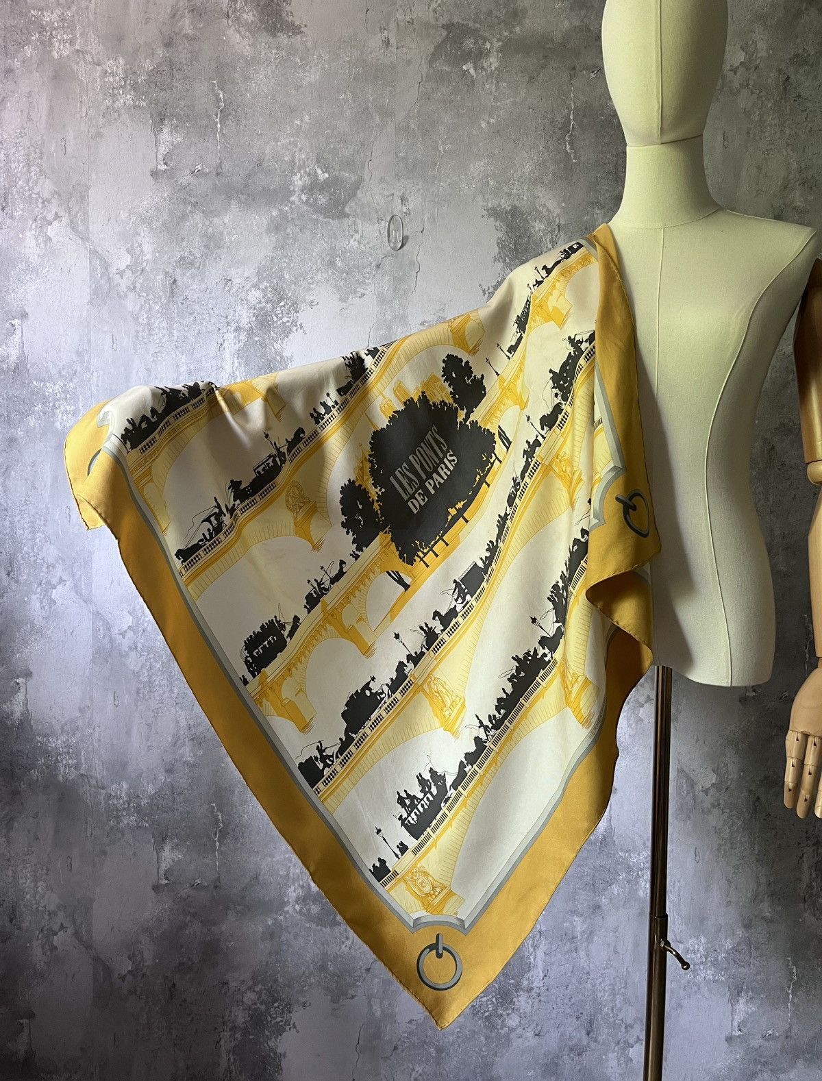 Hermes Hermes ''Le Ponts de Paris'' silk scarf yellow rare Size ONE SIZE - 1 Thumbnail